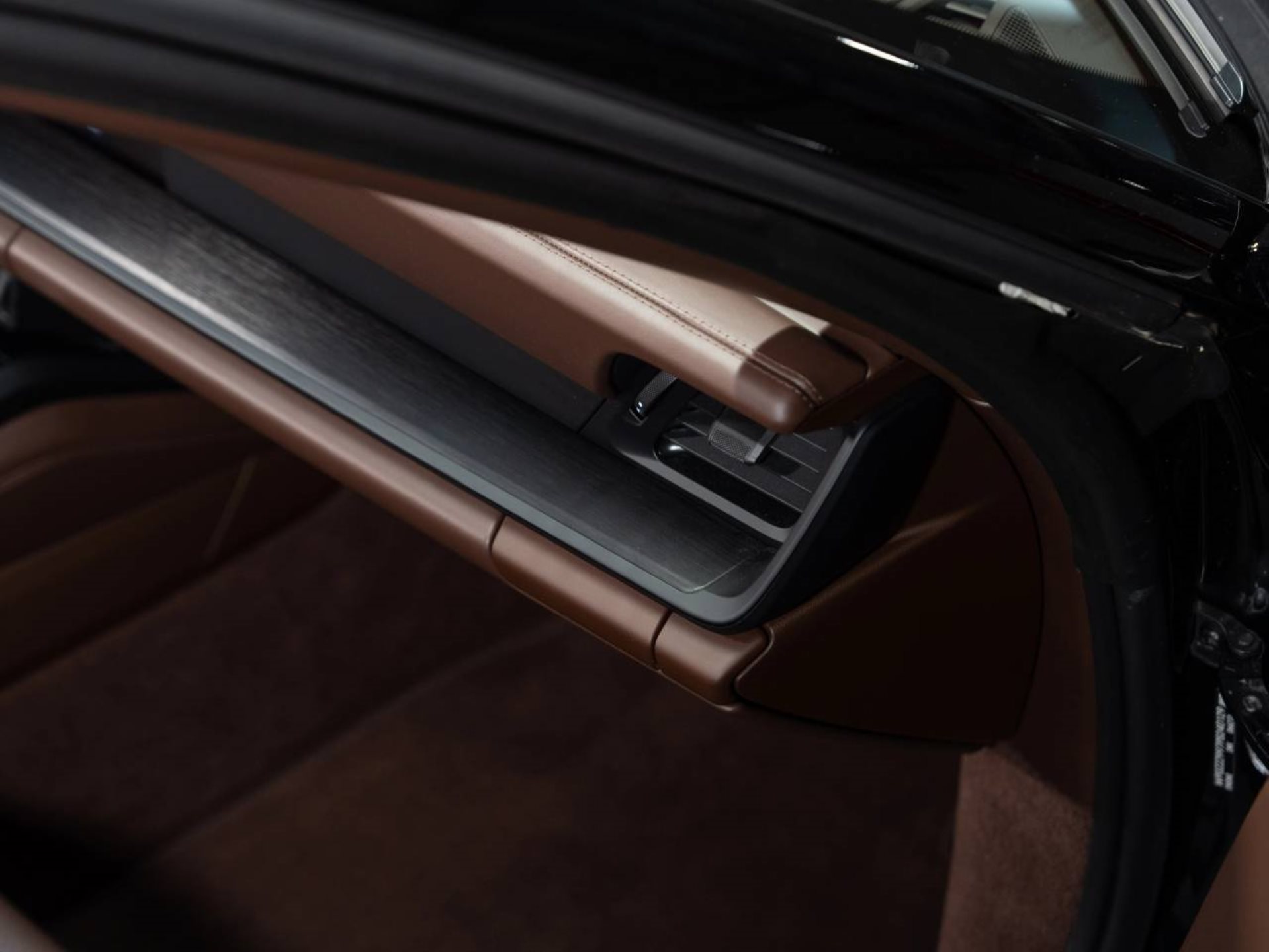PORSCHE 911 Carrera 4 GTS Cabriolet (MY23)-image-13