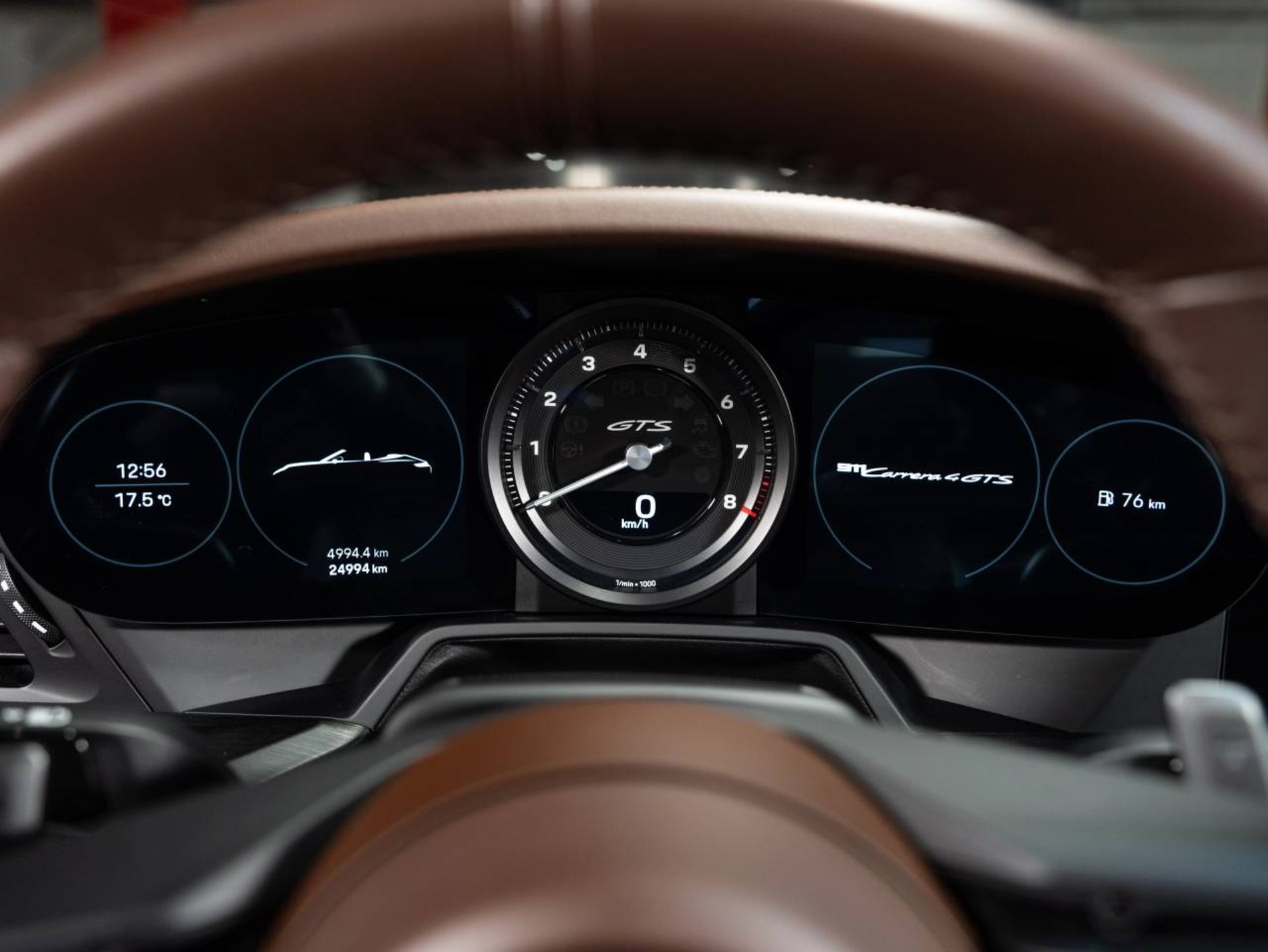 PORSCHE 911 Carrera 4 GTS Cabriolet (MY23)-image-16