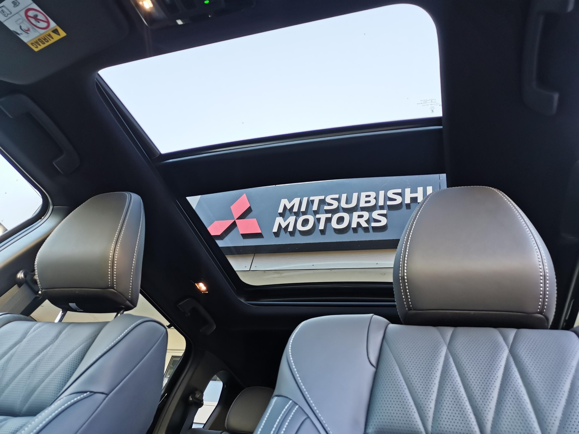 MITSUBISHI Outlander 2.4 PHEV Sport 4x4-image-12