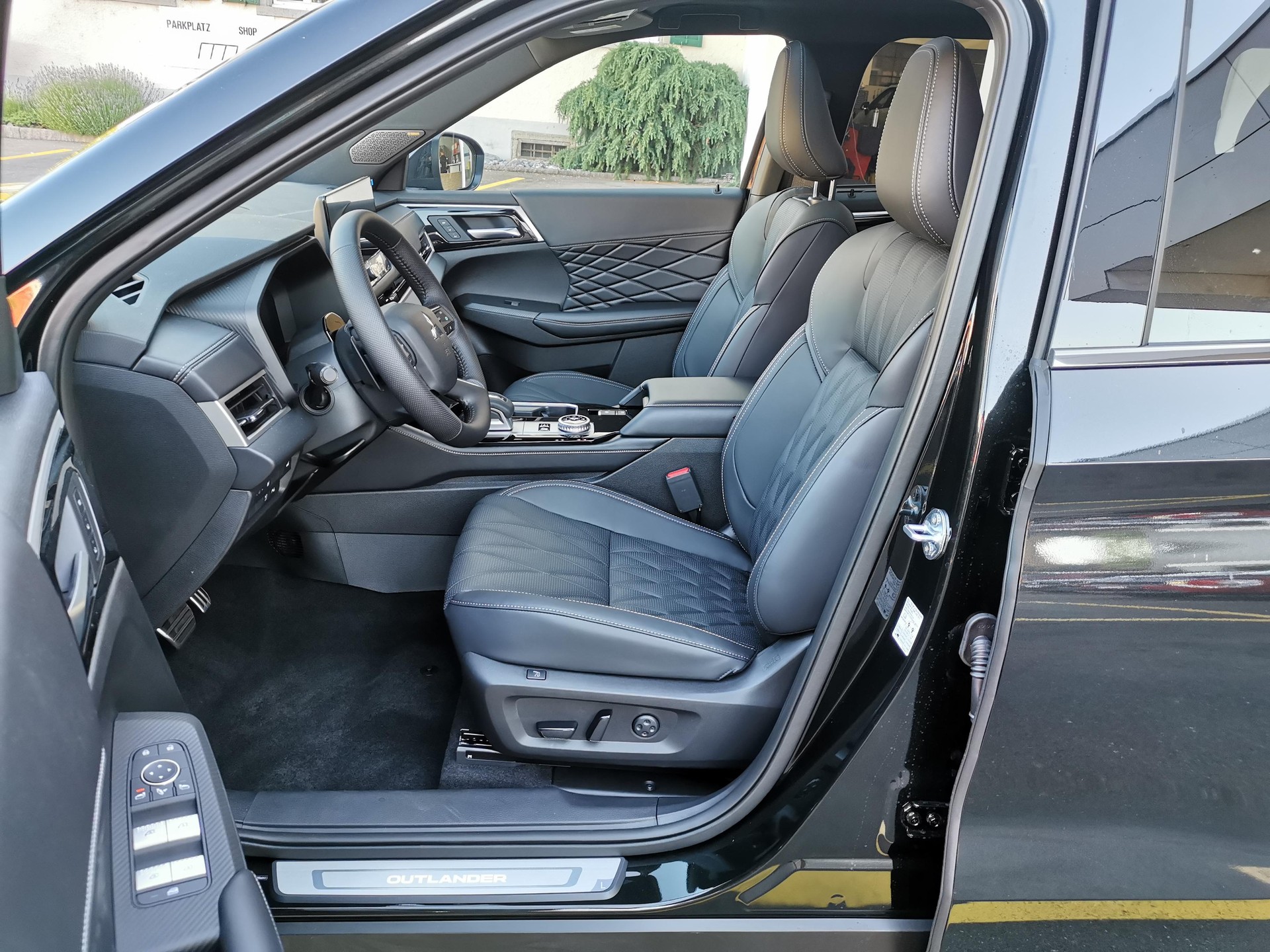 MITSUBISHI Outlander 2.4 PHEV Sport 4x4-image-8