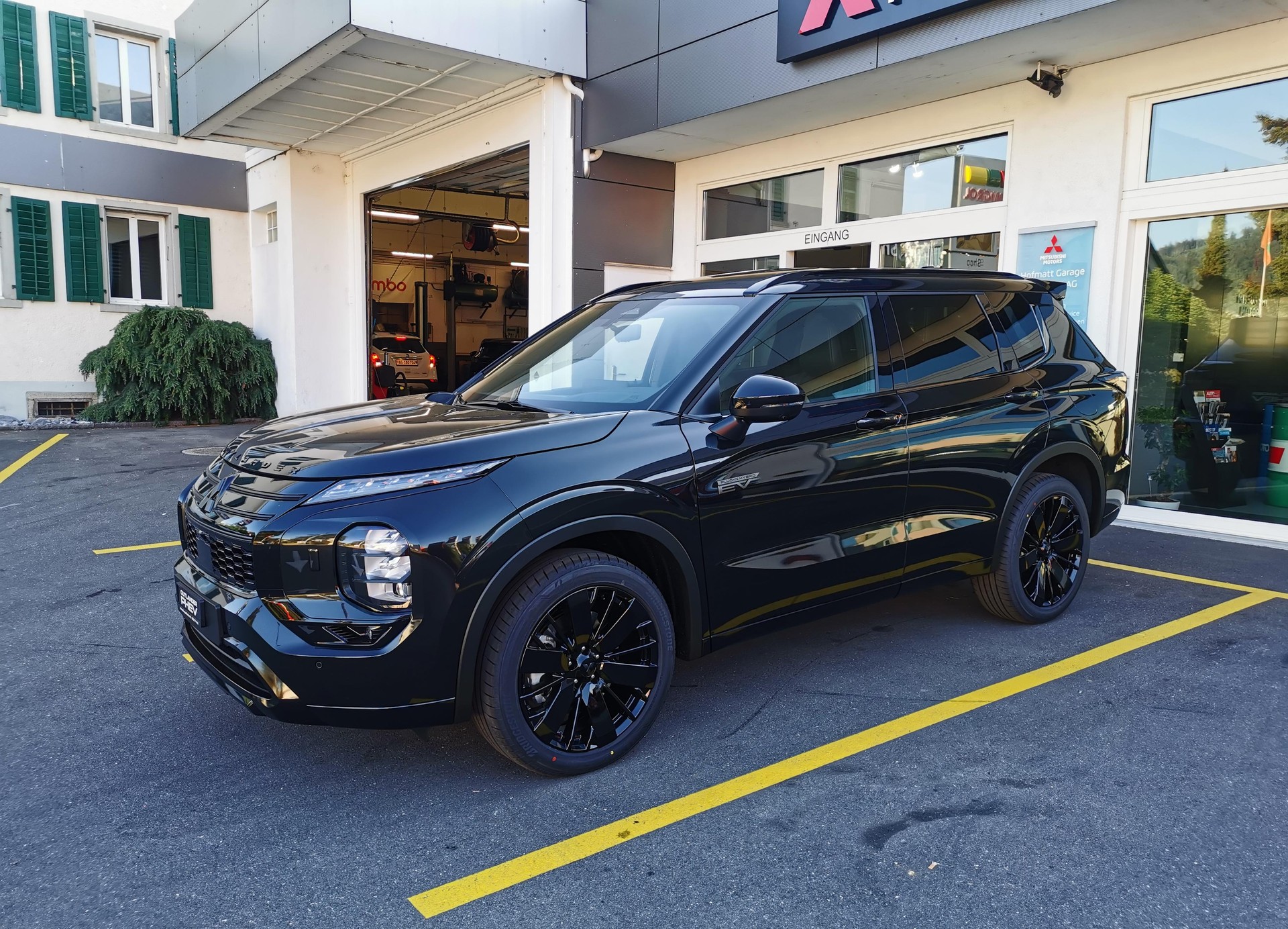 MITSUBISHI Outlander 2.4 PHEV Sport 4x4-image-2