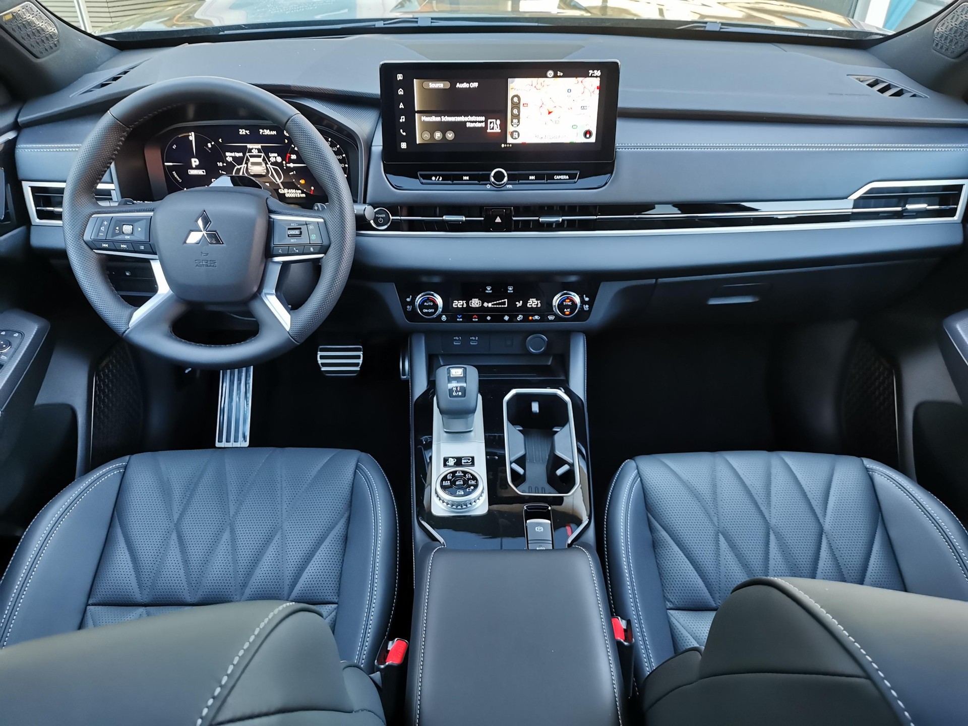 MITSUBISHI Outlander 2.4 PHEV Sport 4x4-image-13