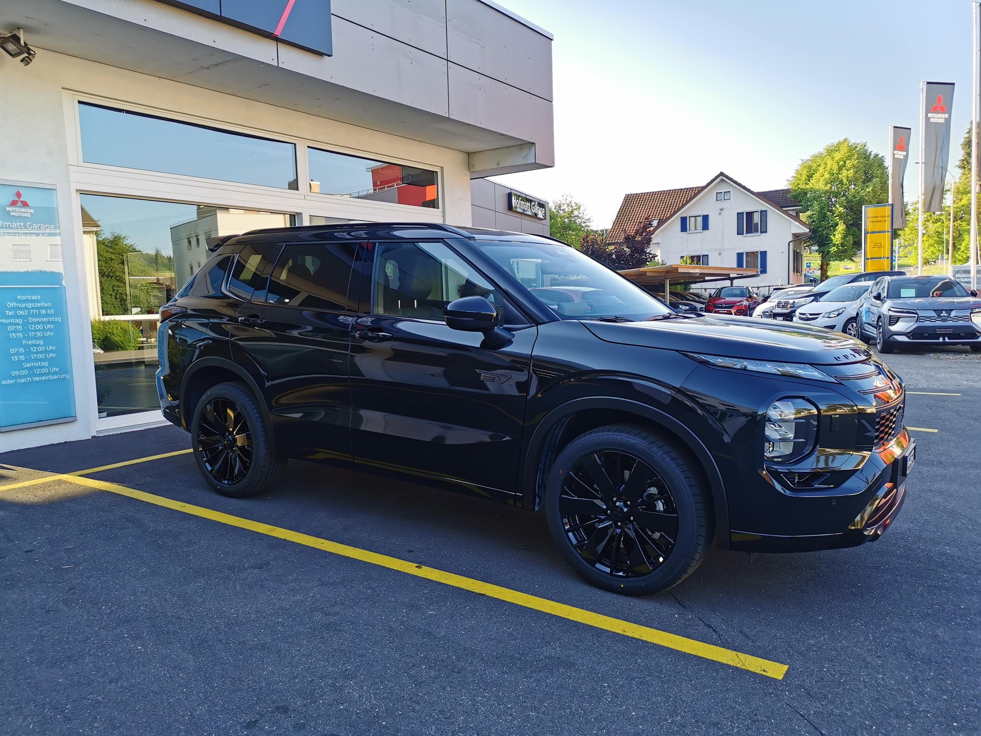 MITSUBISHI Outlander 2.4 PHEV Sport 4x4-image-3