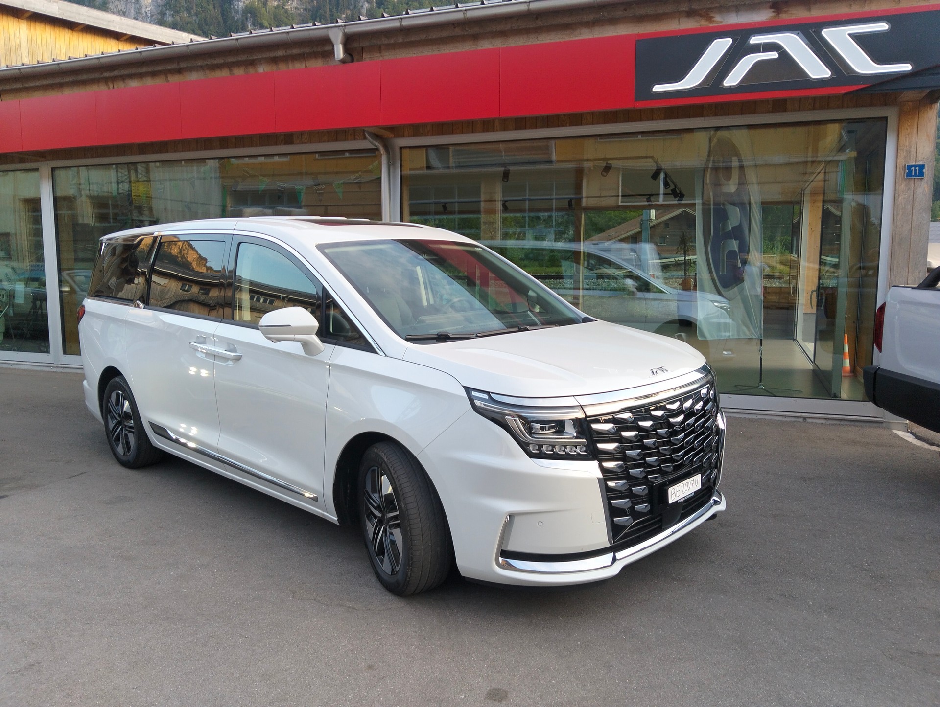 JAC RF8 1.5 TGDI PHEV