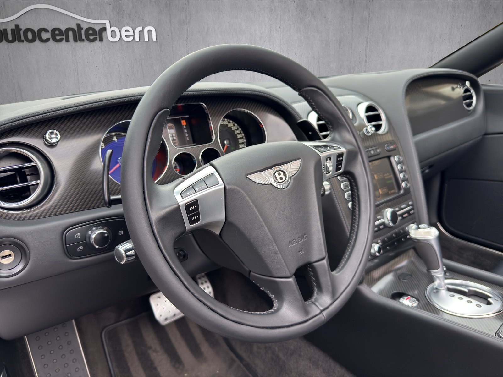 BENTLEY Continental Supersports Convertible 6.0-image-9