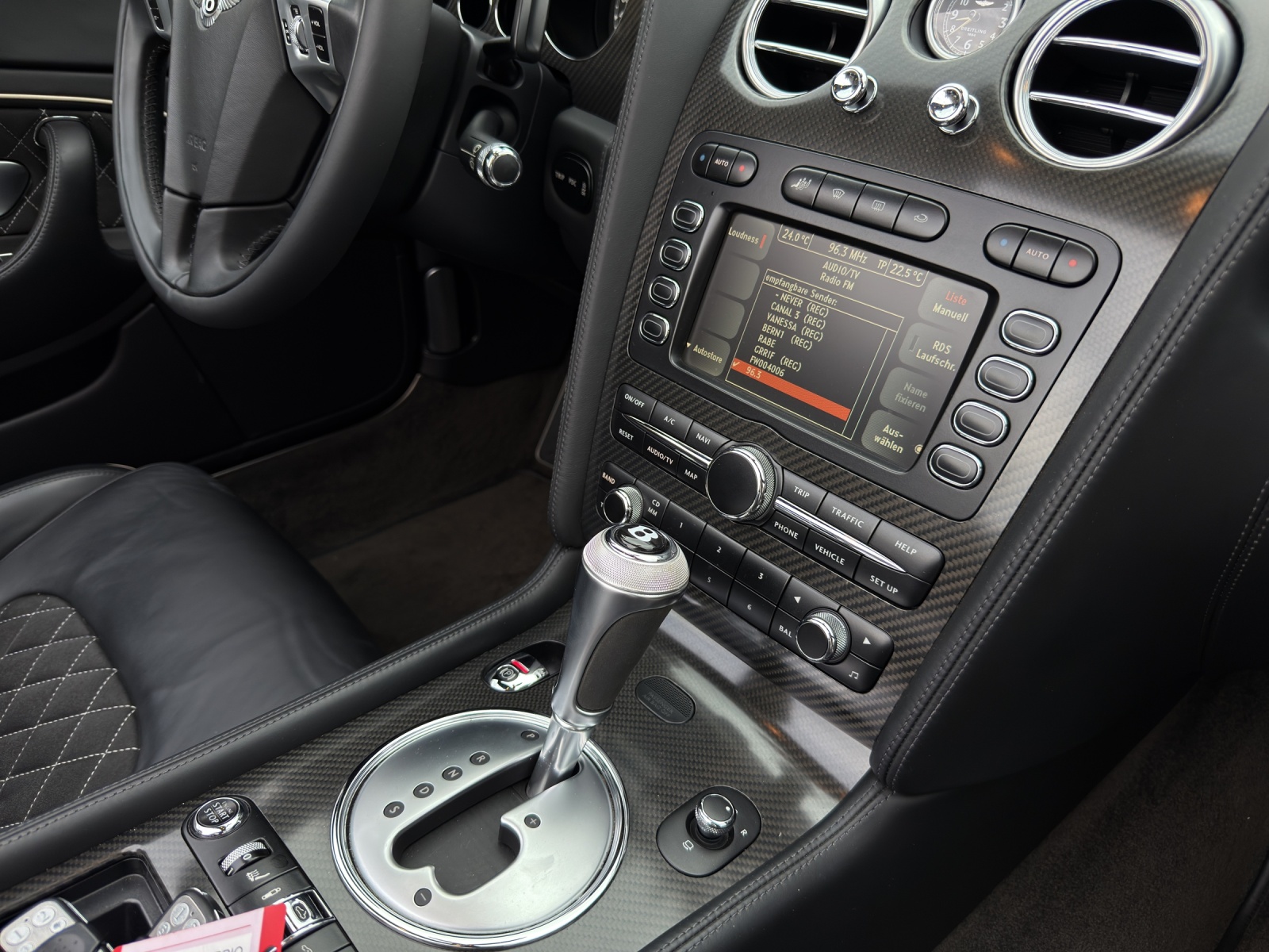 BENTLEY Continental Supersports Convertible 6.0-image-11