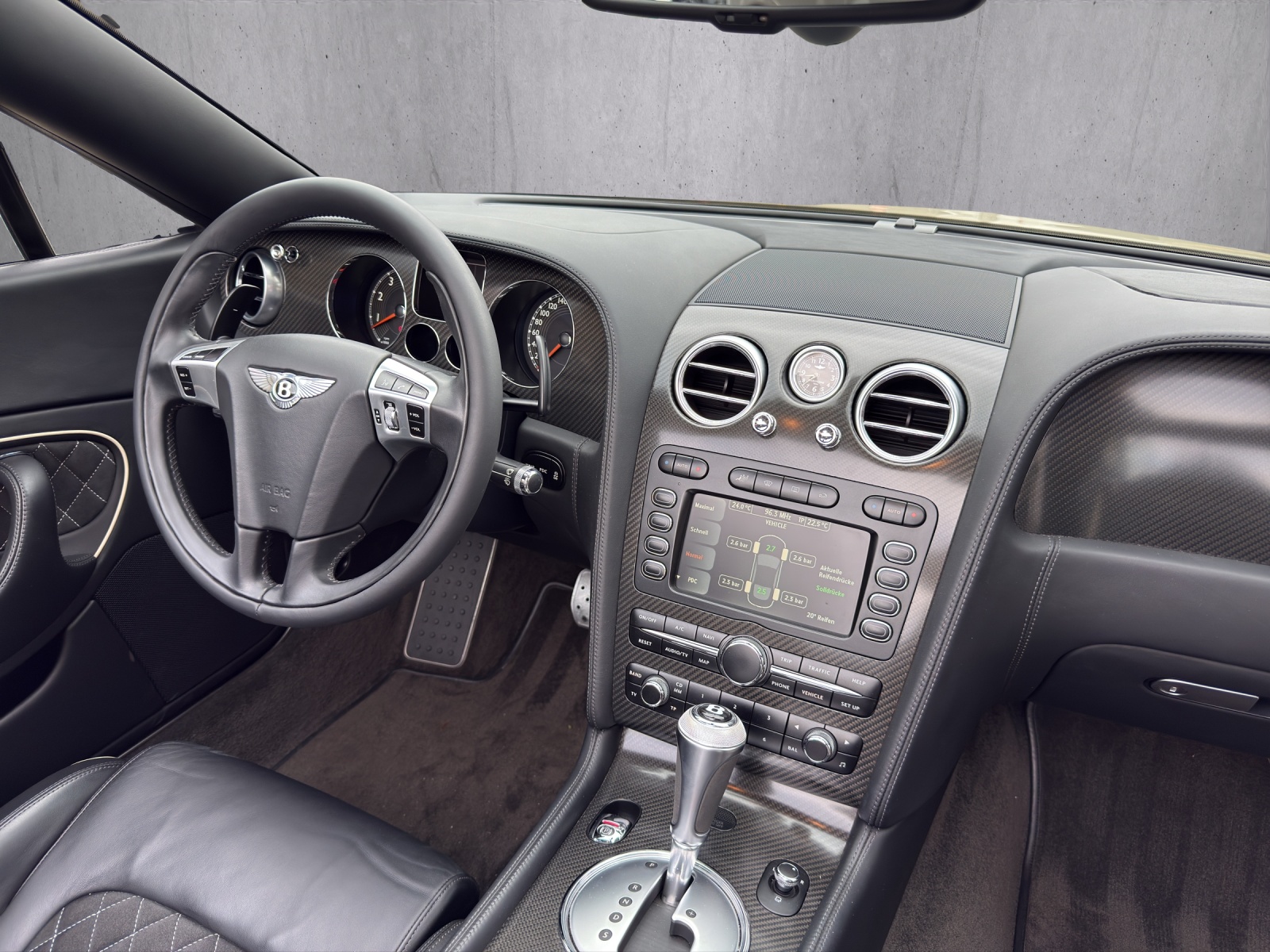 BENTLEY Continental Supersports Convertible 6.0-image-10