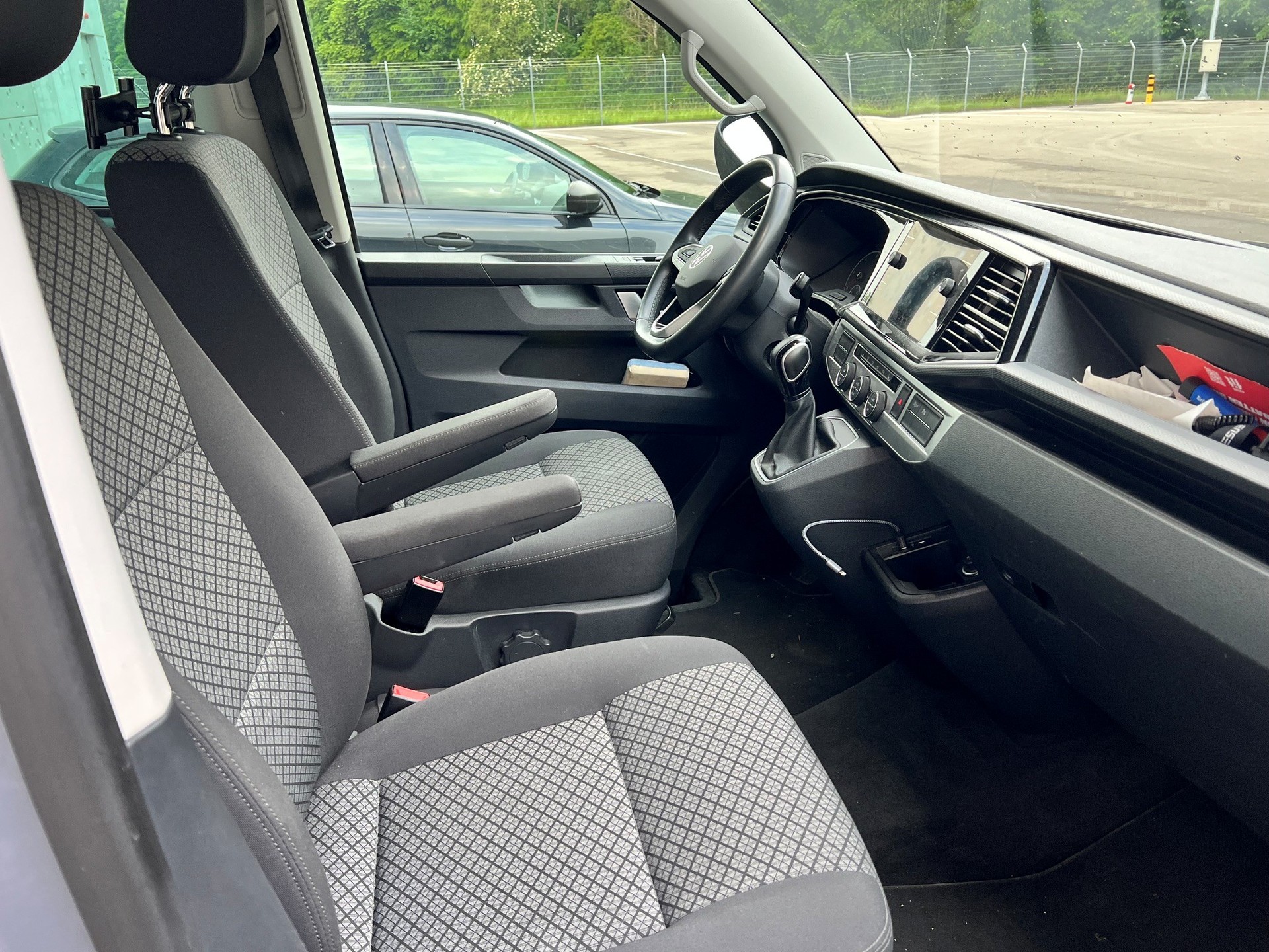 VW T6.1 Multivan 2.0 TDI DSG-image-4