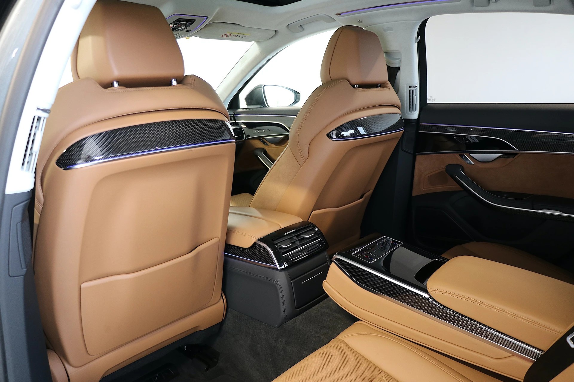 AUDI S8 4.0 V8 TFSI quattro tiptronic-image-17