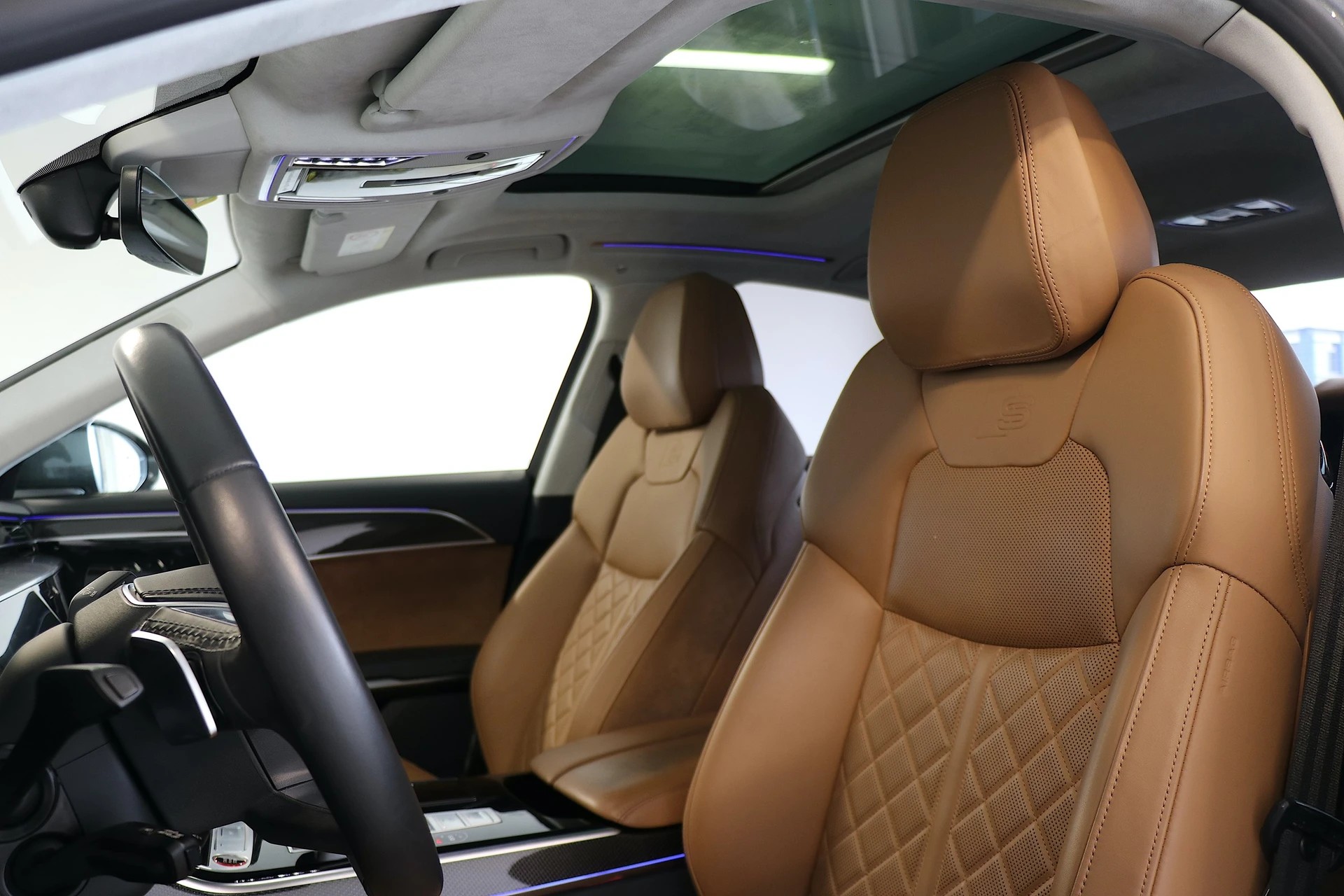 AUDI S8 4.0 V8 TFSI quattro tiptronic-image-18