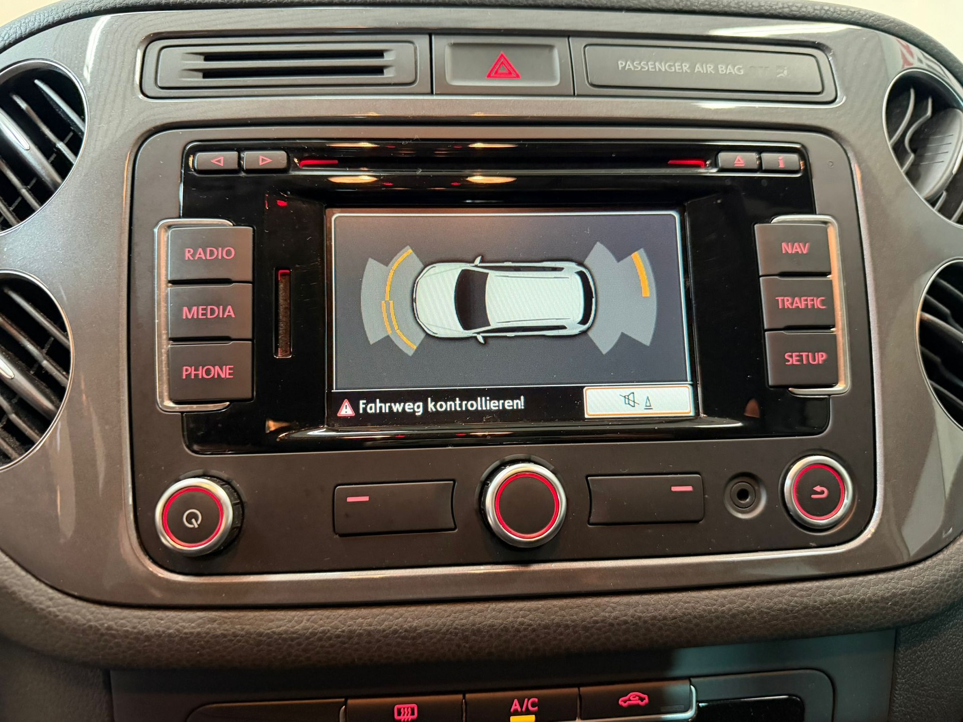 VW Tiguan 1.4 TSI BlueMotion Trend&Fun 4x2-image-12