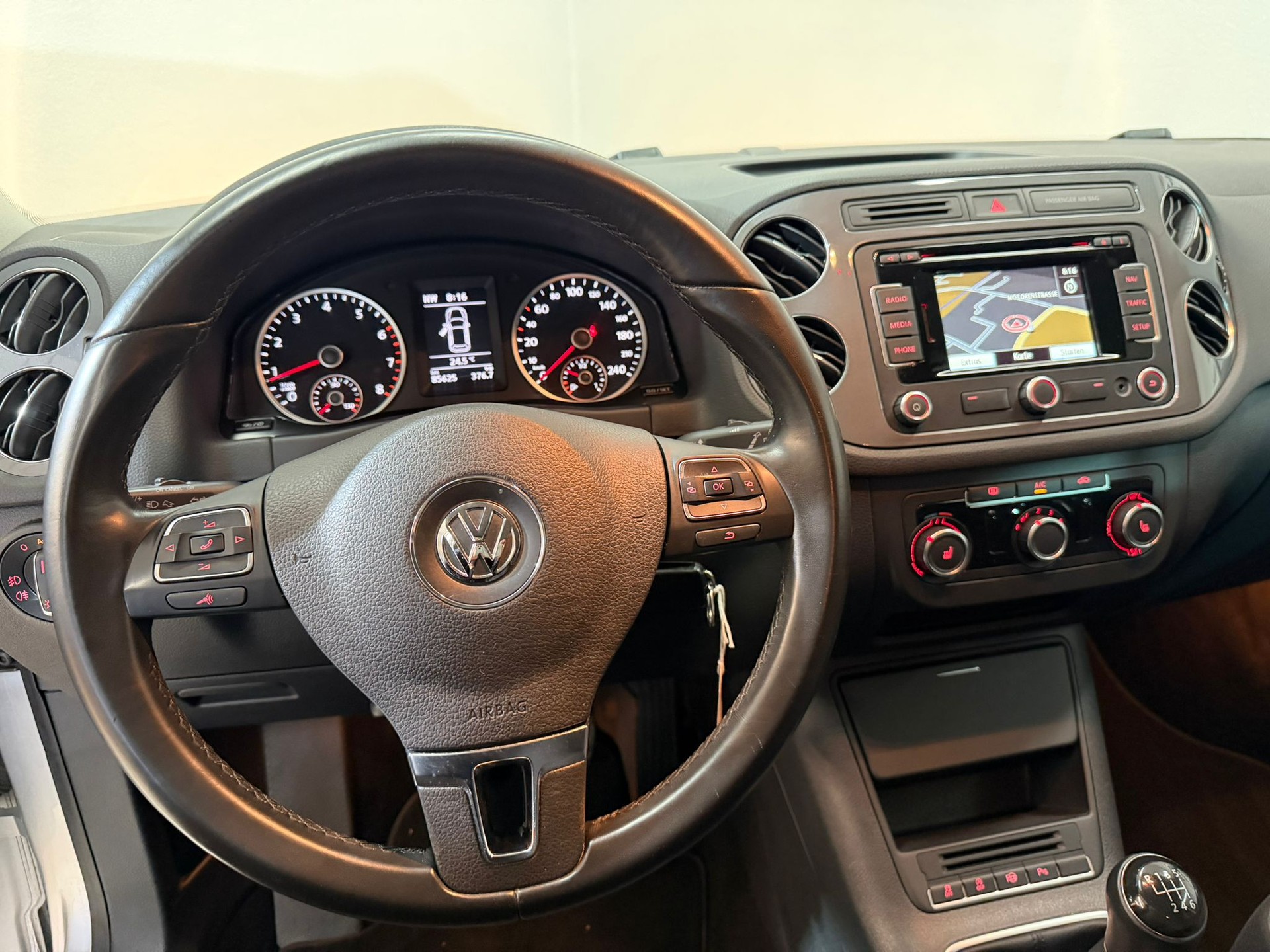 VW Tiguan 1.4 TSI BlueMotion Trend&Fun 4x2-image-6