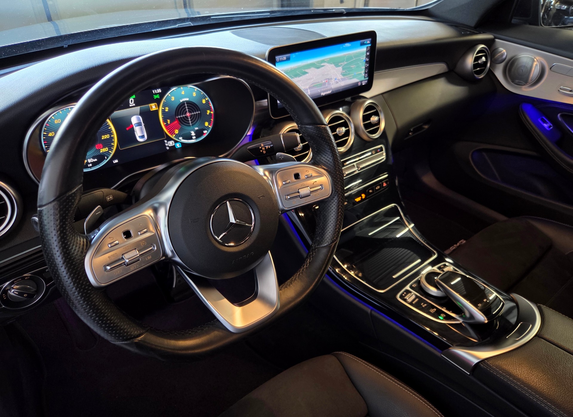 MERCEDES-BENZ C 200 AMG Line 4matic Coupé-image-12