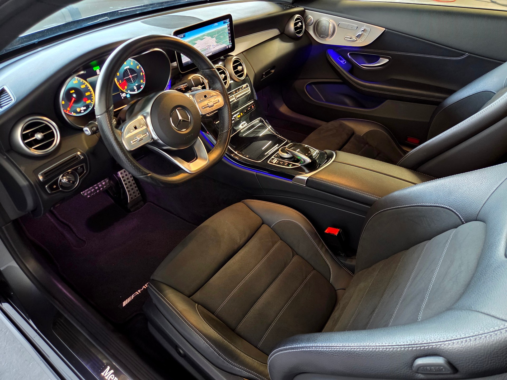 MERCEDES-BENZ C 200 AMG Line 4matic Coupé-showroom-element-3