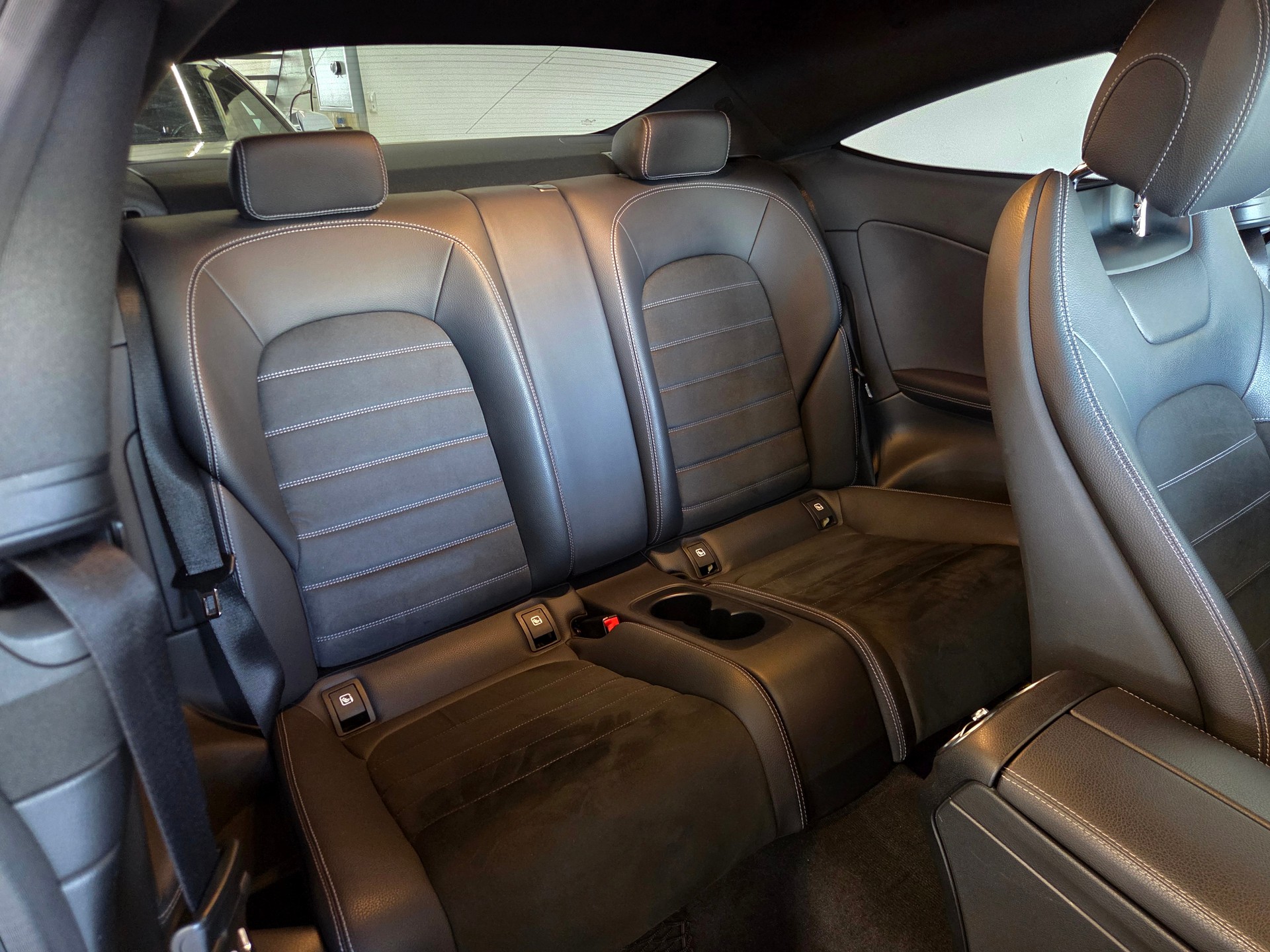 MERCEDES-BENZ C 200 AMG Line 4matic Coupé-image-20