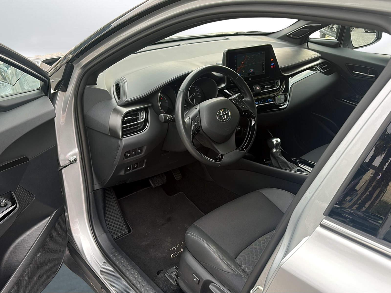 TOYOTA C-HR 1.8 VVTi HSD Trend-image-4