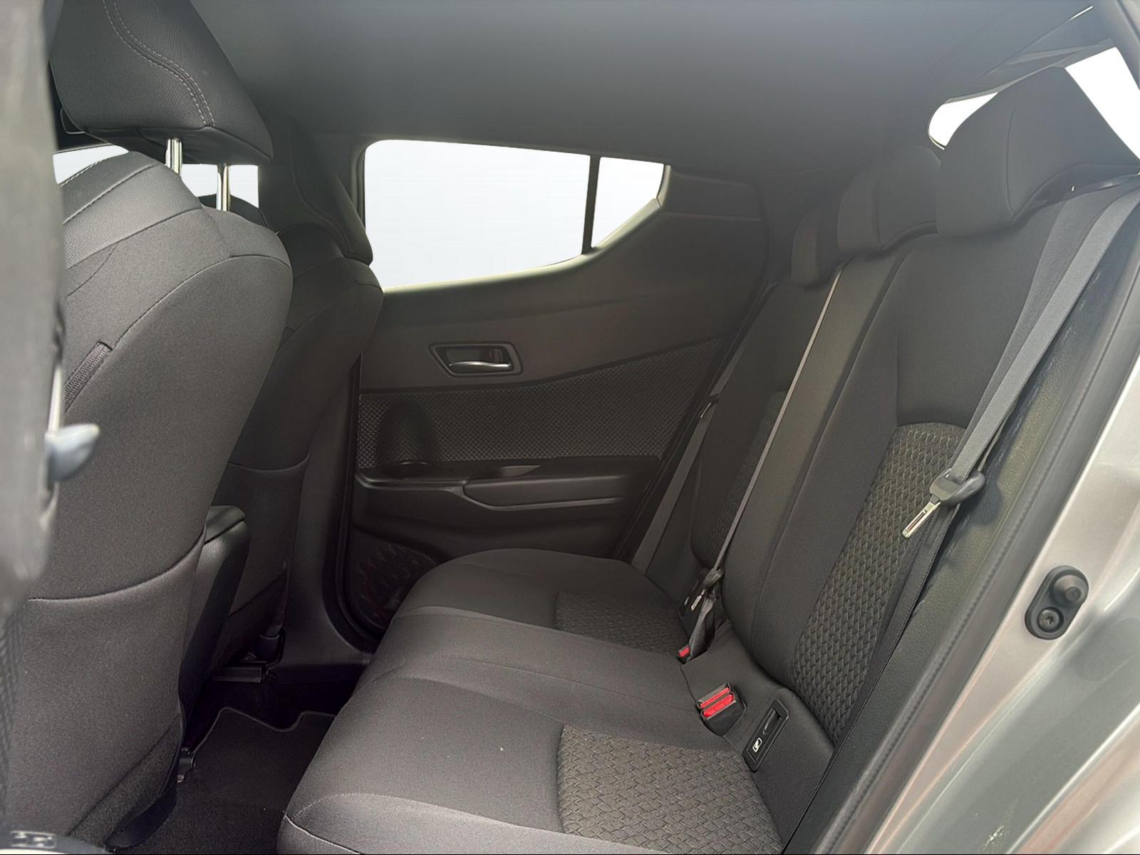 TOYOTA C-HR 1.8 VVTi HSD Trend-image-5