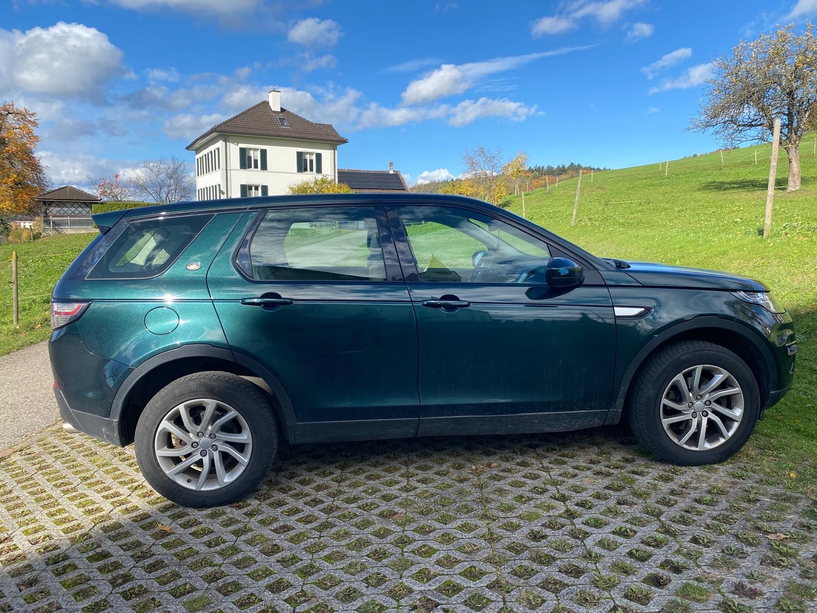 LAND ROVER Discovery Sport 2.0 TD4 HSE Luxury-image-2