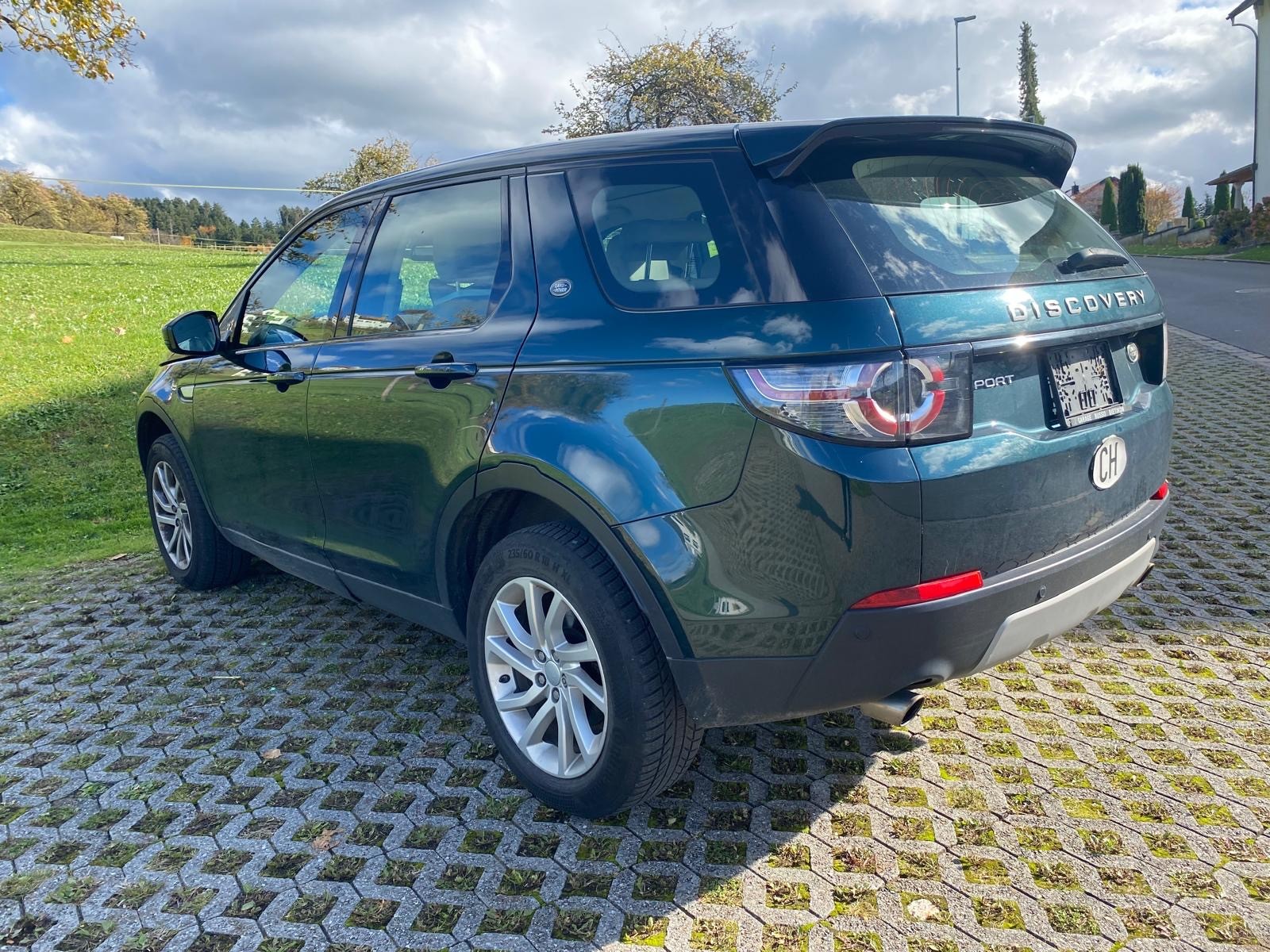 LAND ROVER Discovery Sport 2.0 TD4 HSE Luxury-image-3