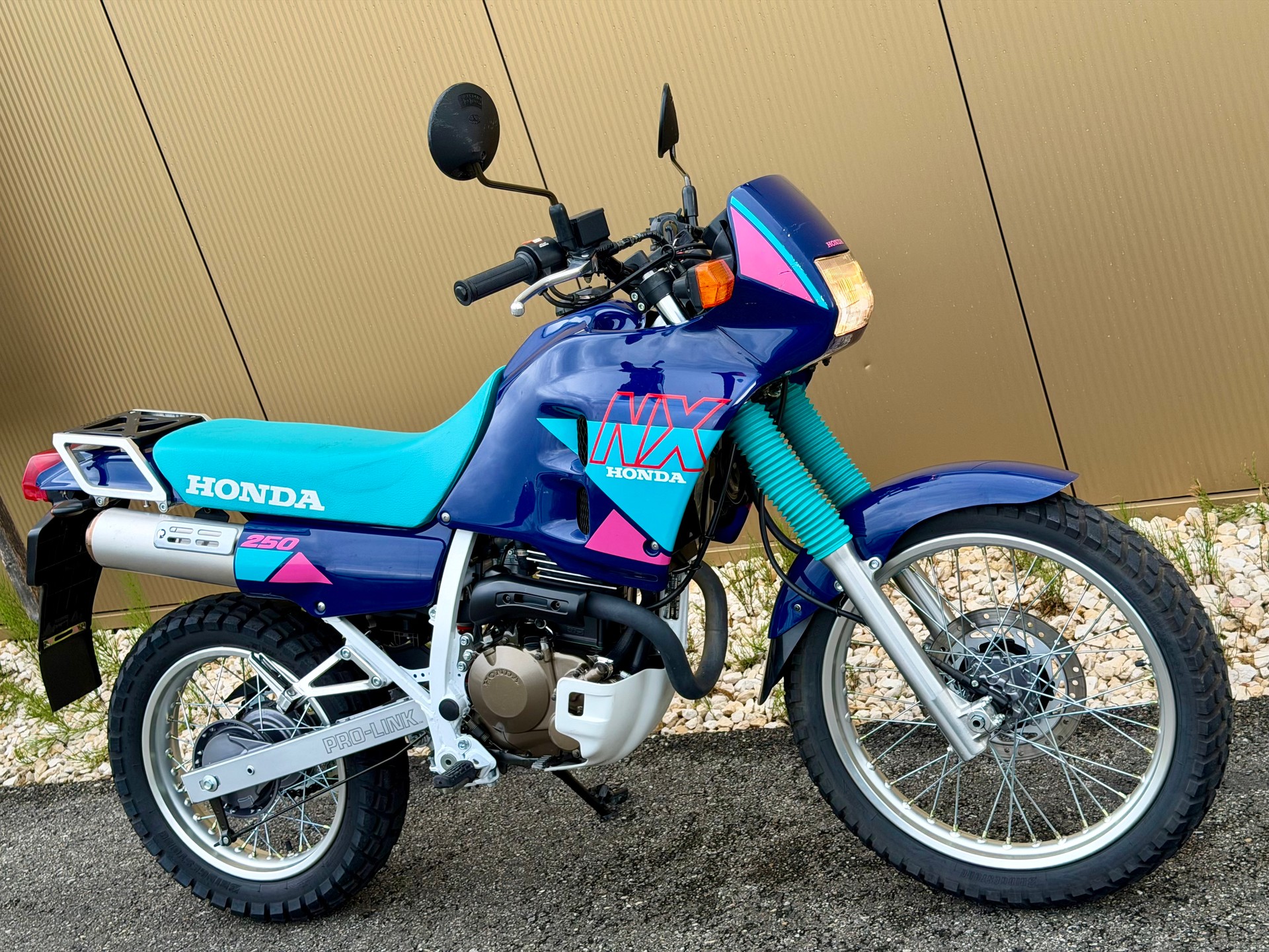 HONDA NX 250 M-showroom-element-2