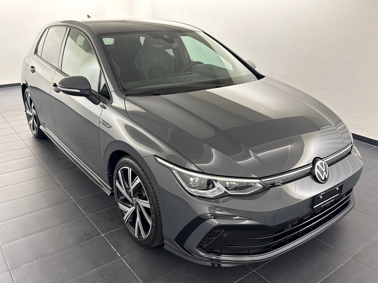 VW Golf 2.0 TDI R-Line DSG-showroom-element-3