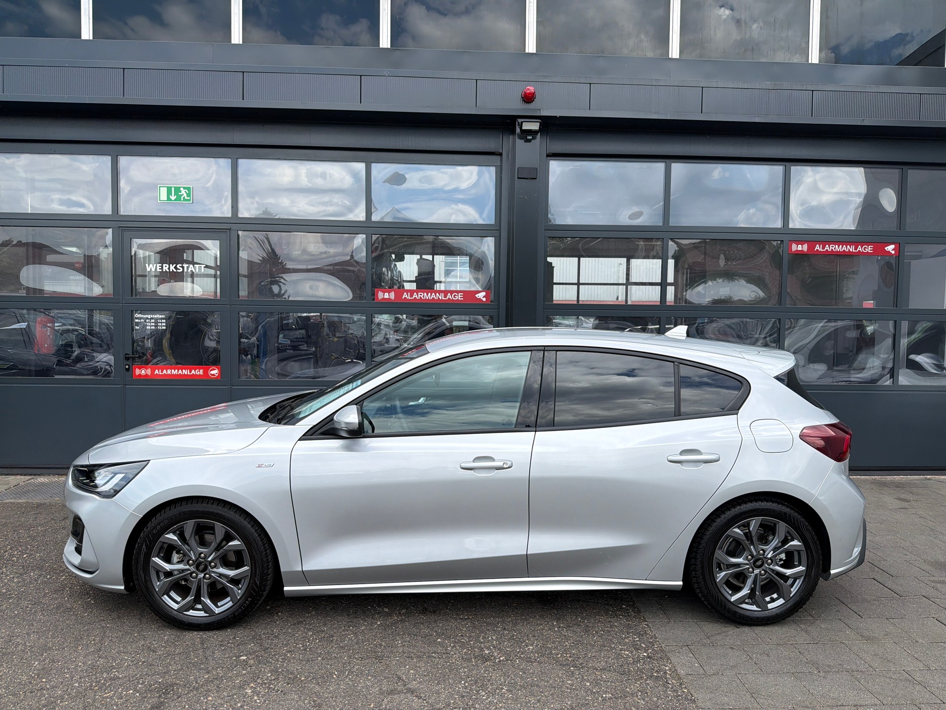 FORD Focus 1.5 TDCi EcoBlue ST-Line Automatic-showroom-element-2