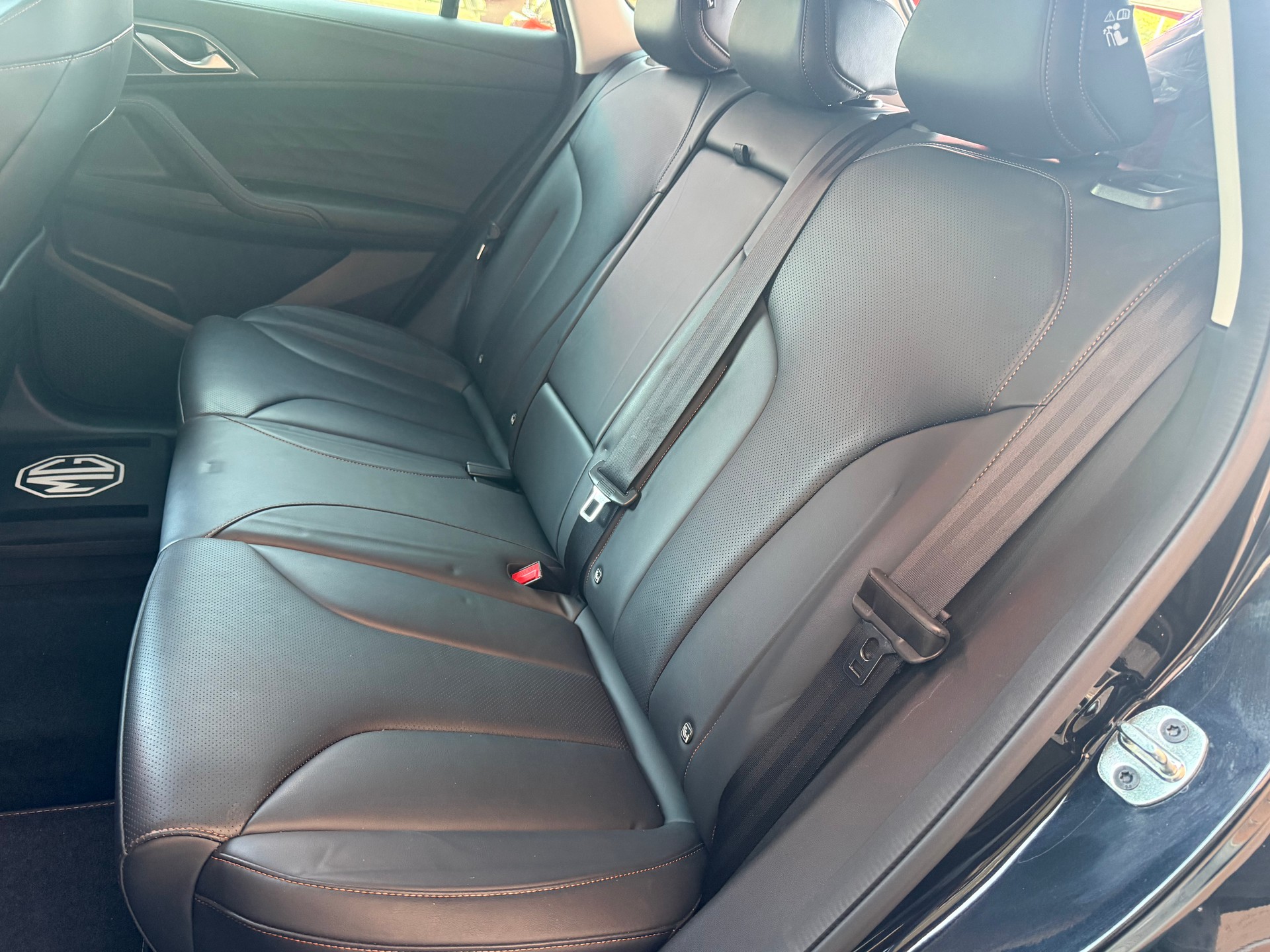 MG HS 1.5 T PHEV Luxury-image-10
