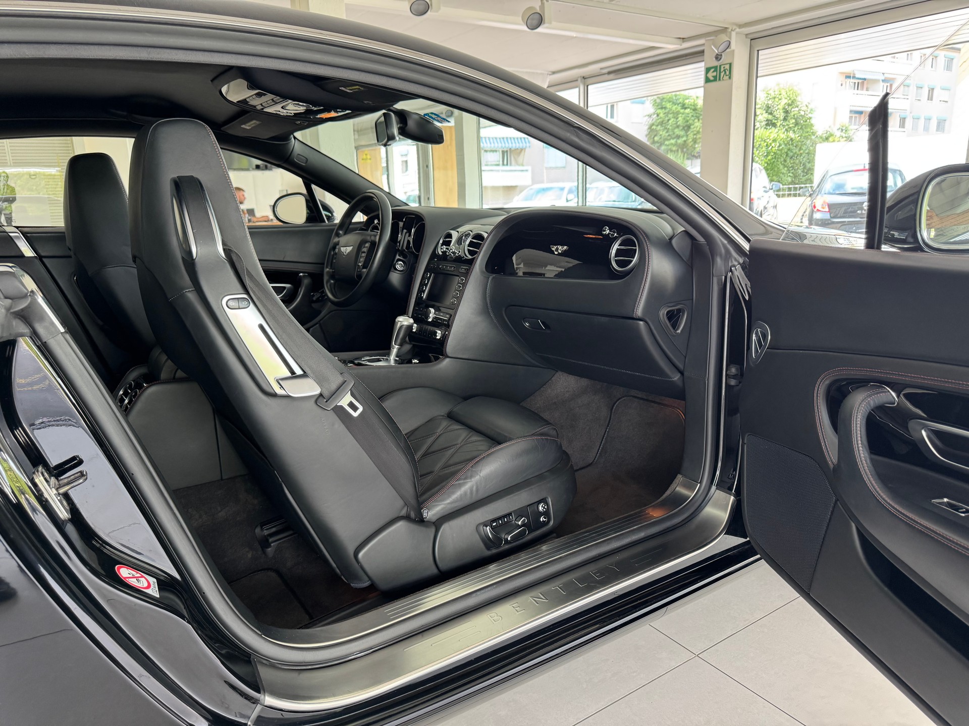 BENTLEY Continental GT 6.0-image-12