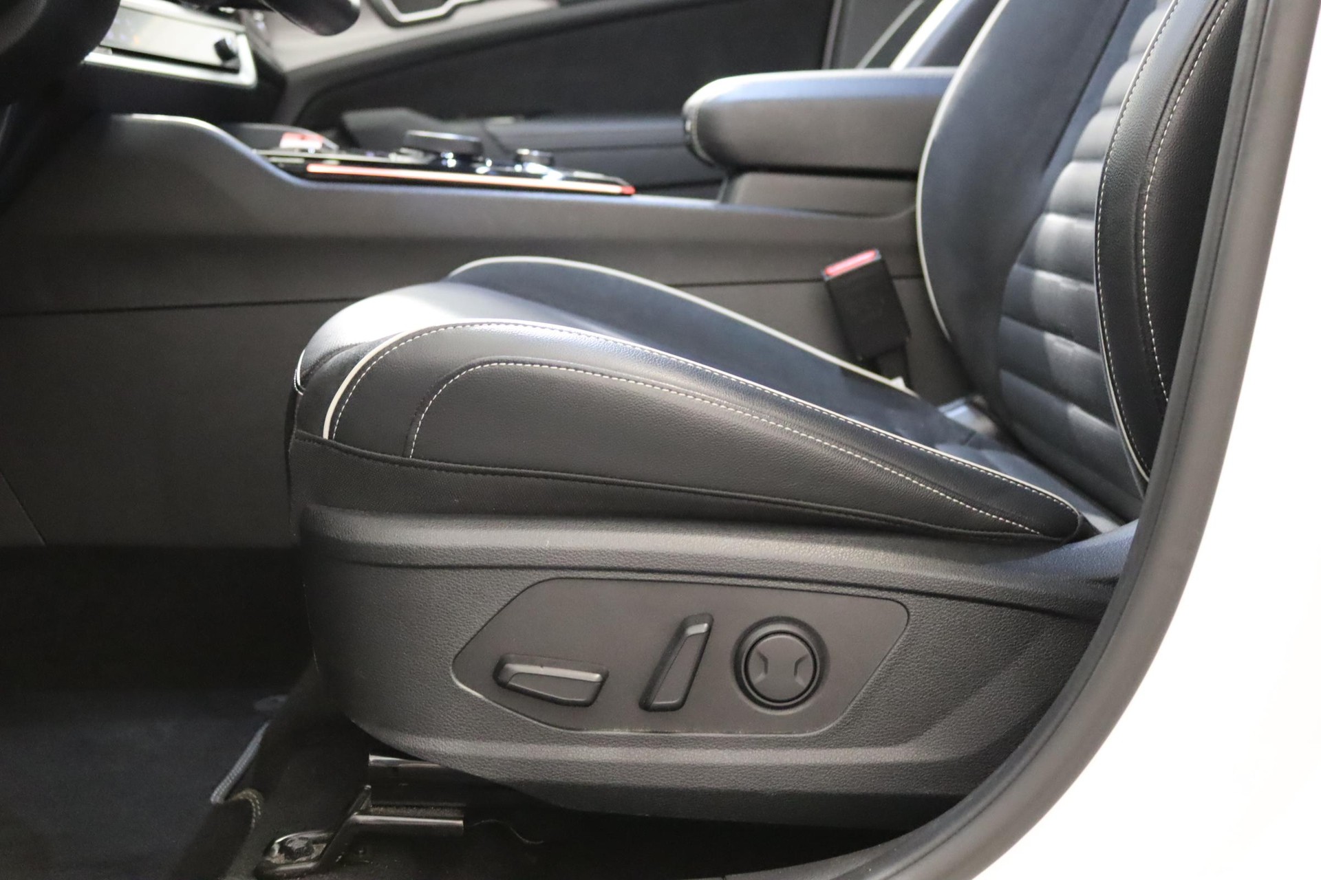 KIA Sportage 1.6 T-GDi PHEV GT-Line-image-8