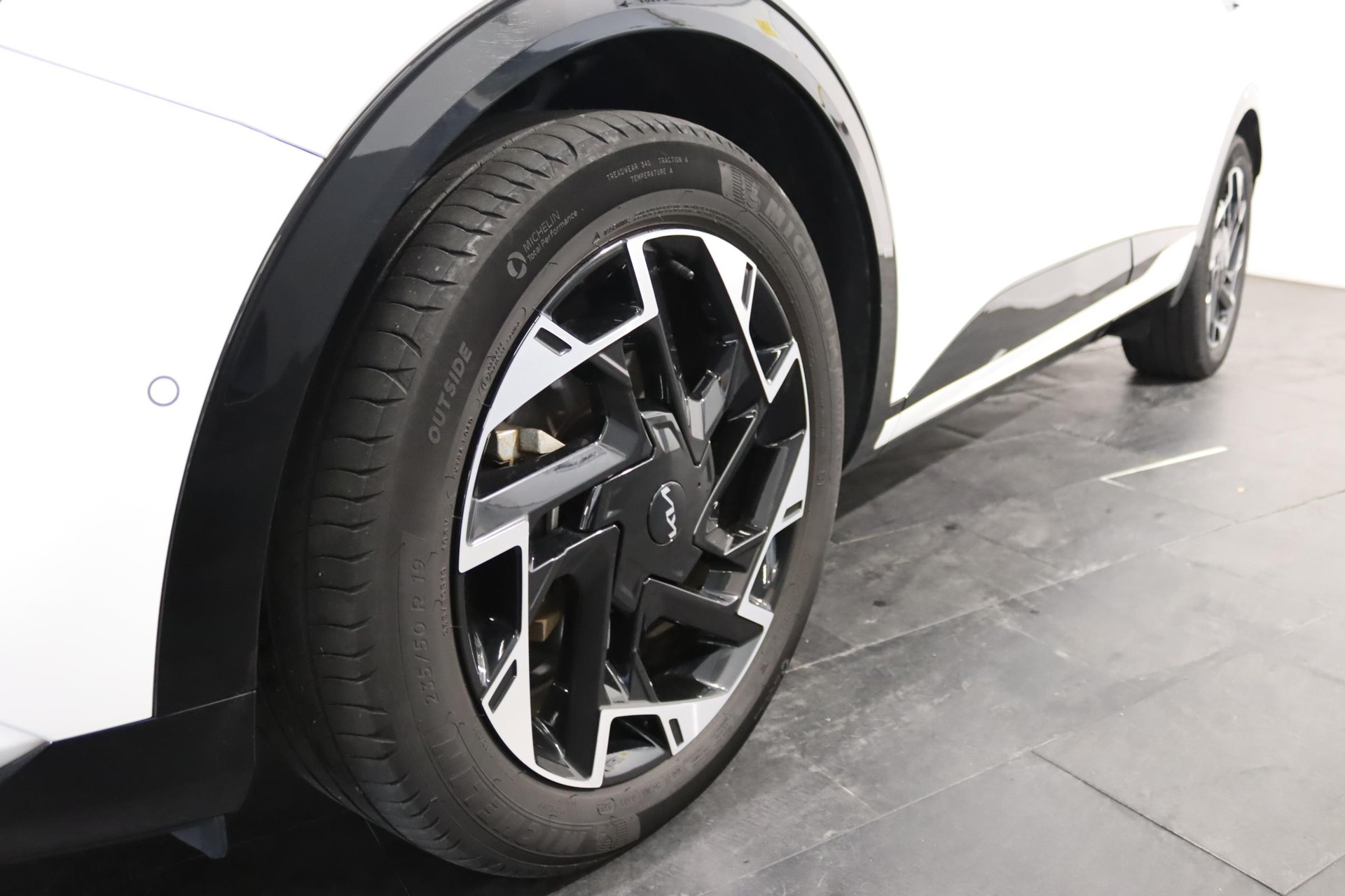 KIA Sportage 1.6 T-GDi PHEV GT-Line-showroom-element-2