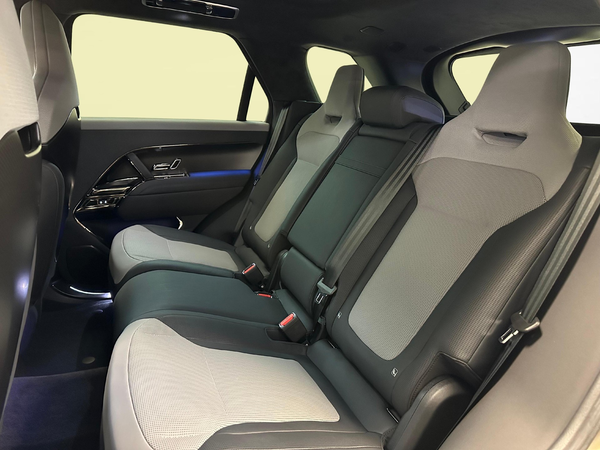 LAND ROVER Range Rover Sport 4.4 V8 SV Edition One Carbon-image-9