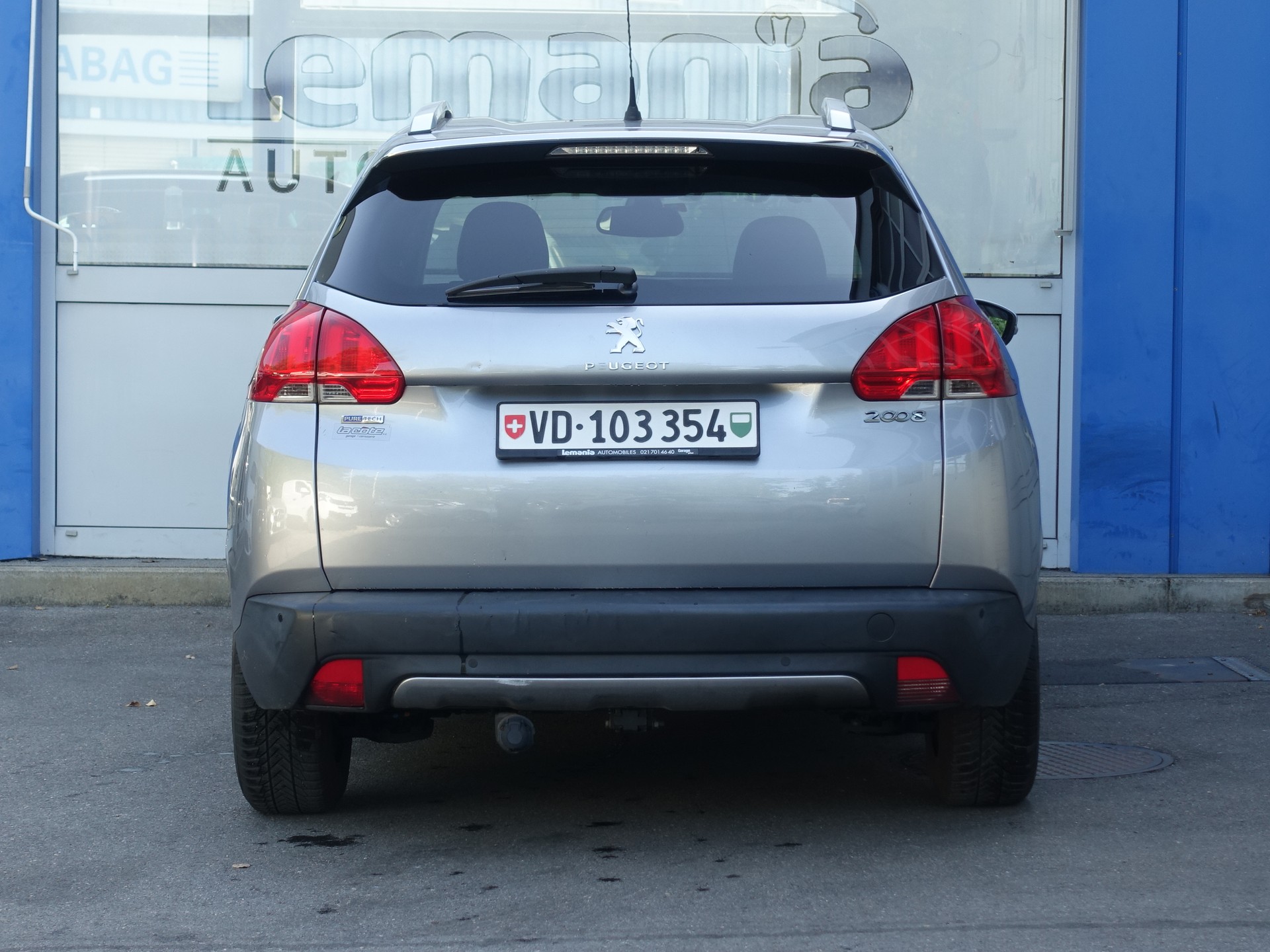PEUGEOT 2008 1.2 PureTech Féline EAT6-image-7