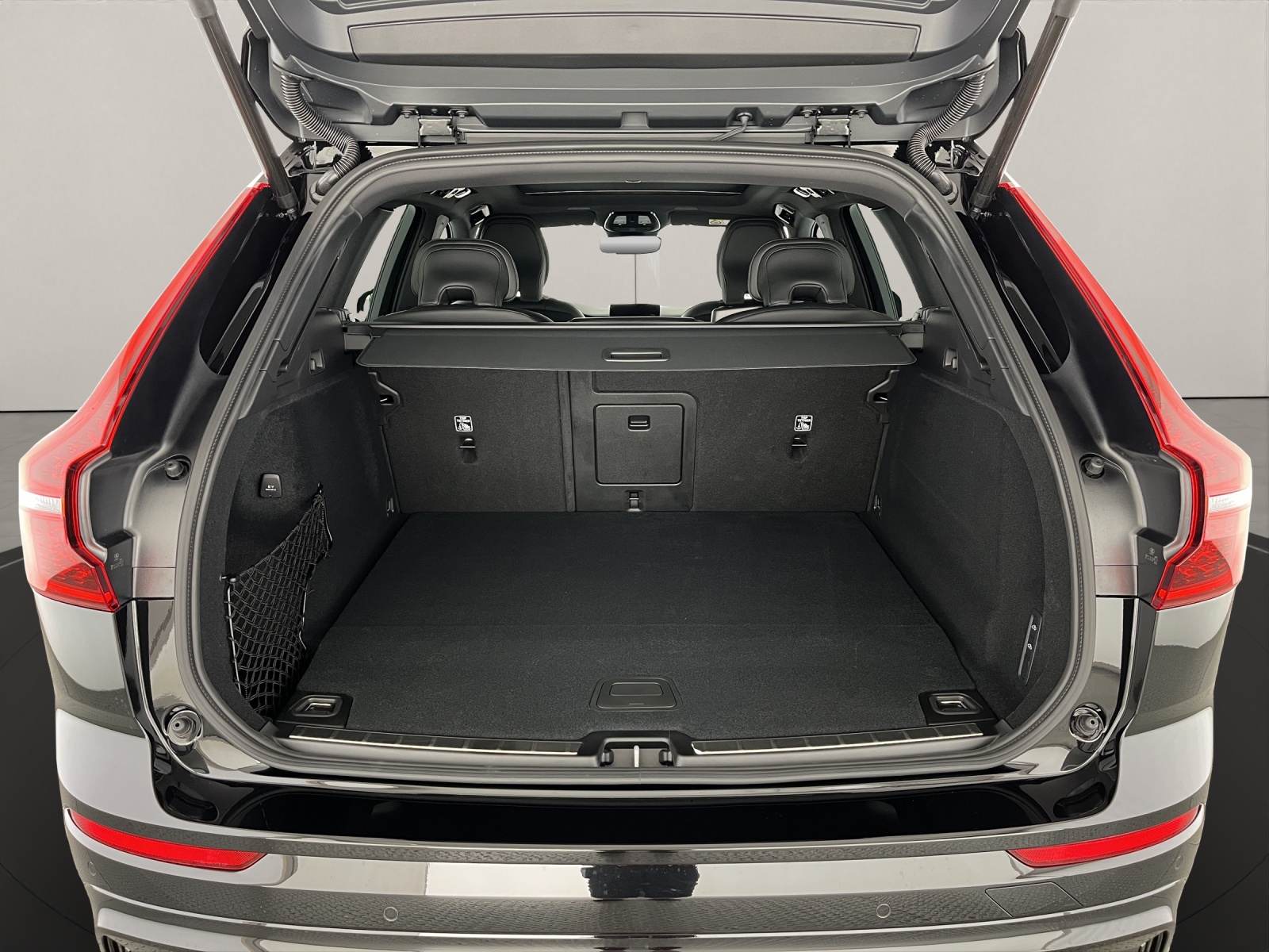 VOLVO XC60 2.0 T6 TE Black Edition eAWD-image-5