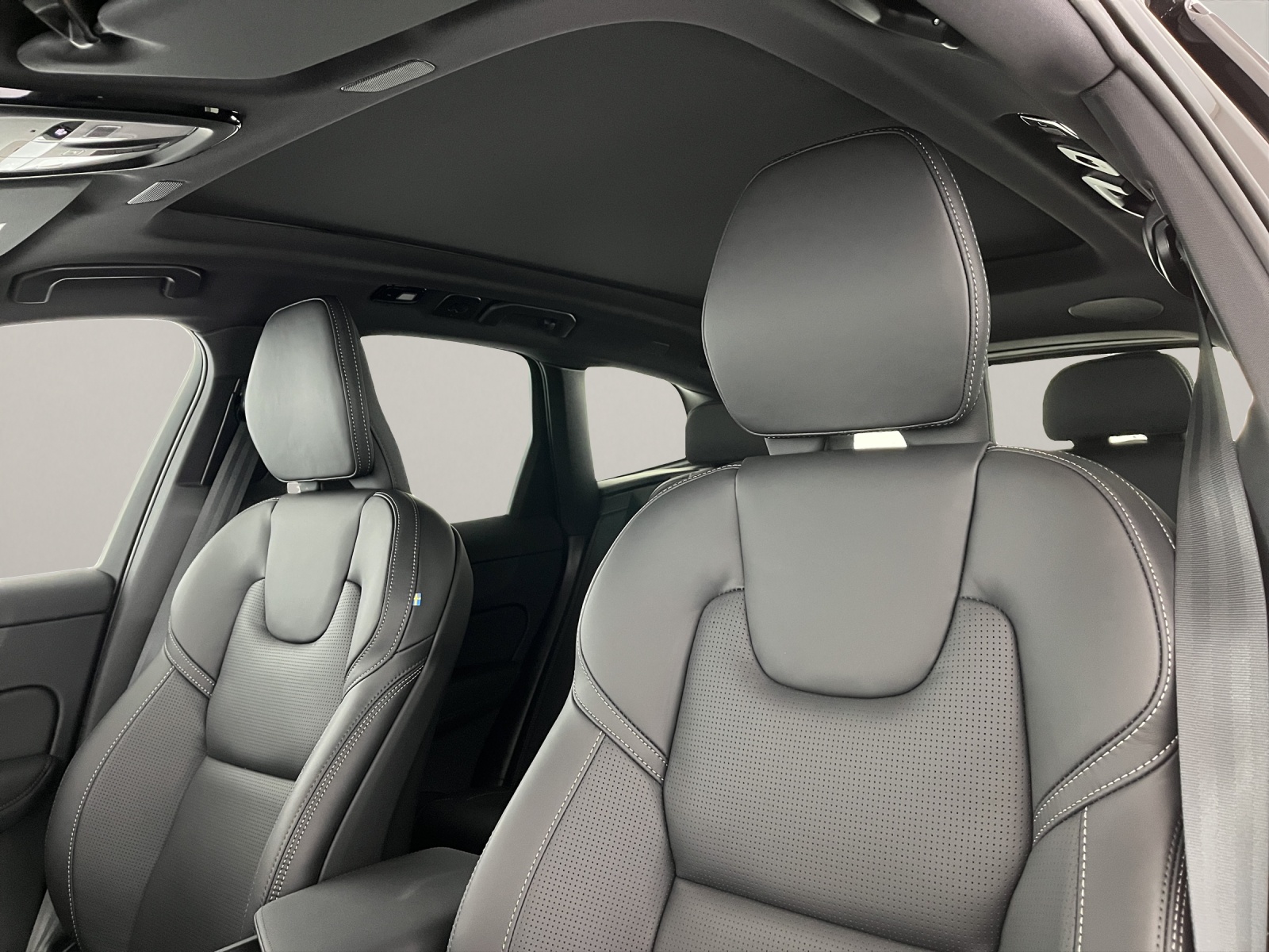VOLVO XC60 2.0 T6 TE Black Edition eAWD-image-10
