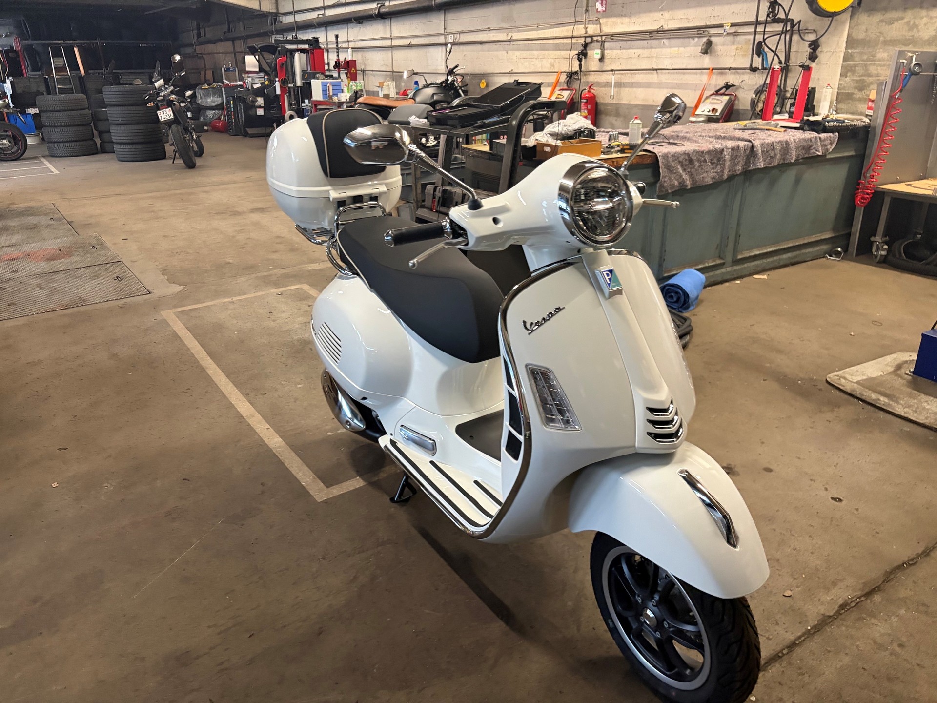 PIAGGIO Vespa GTS 310 Super RST E5+-image-1