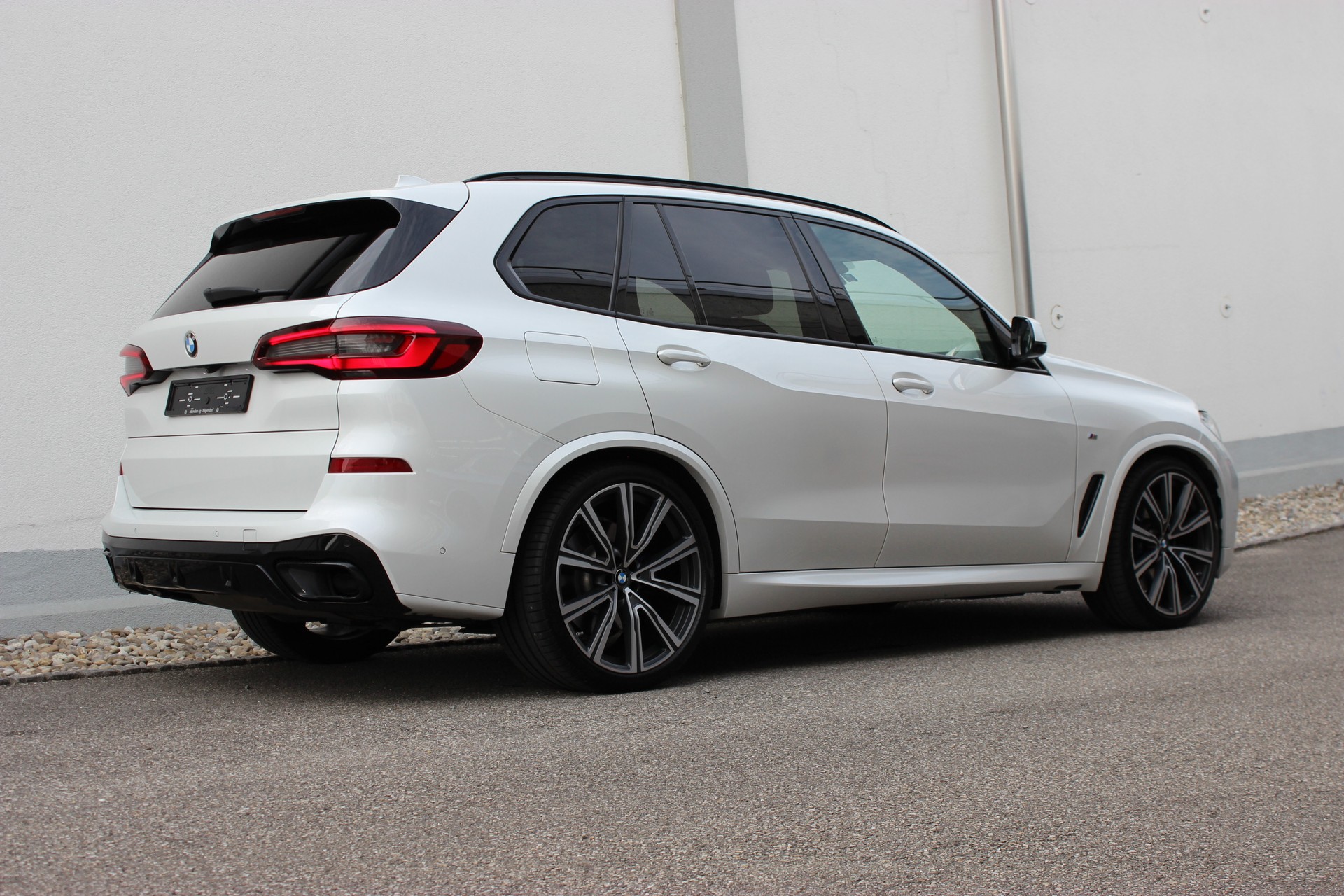 BMW X5 xDrive 48V 40d M Sport *BOWERS & WILKINS*-showroom-element-2