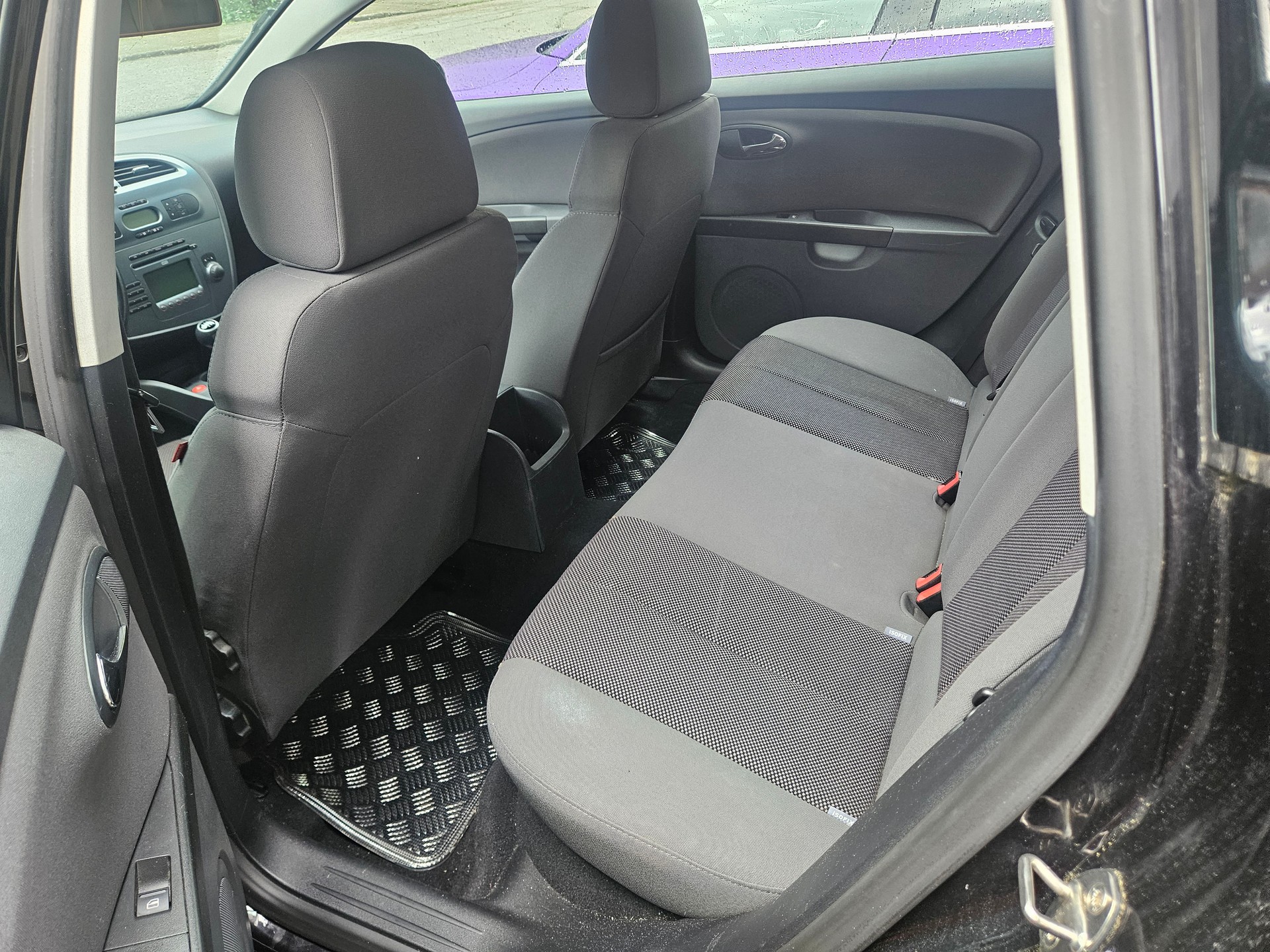SEAT Leon 1.8 TSI Reference-image-8
