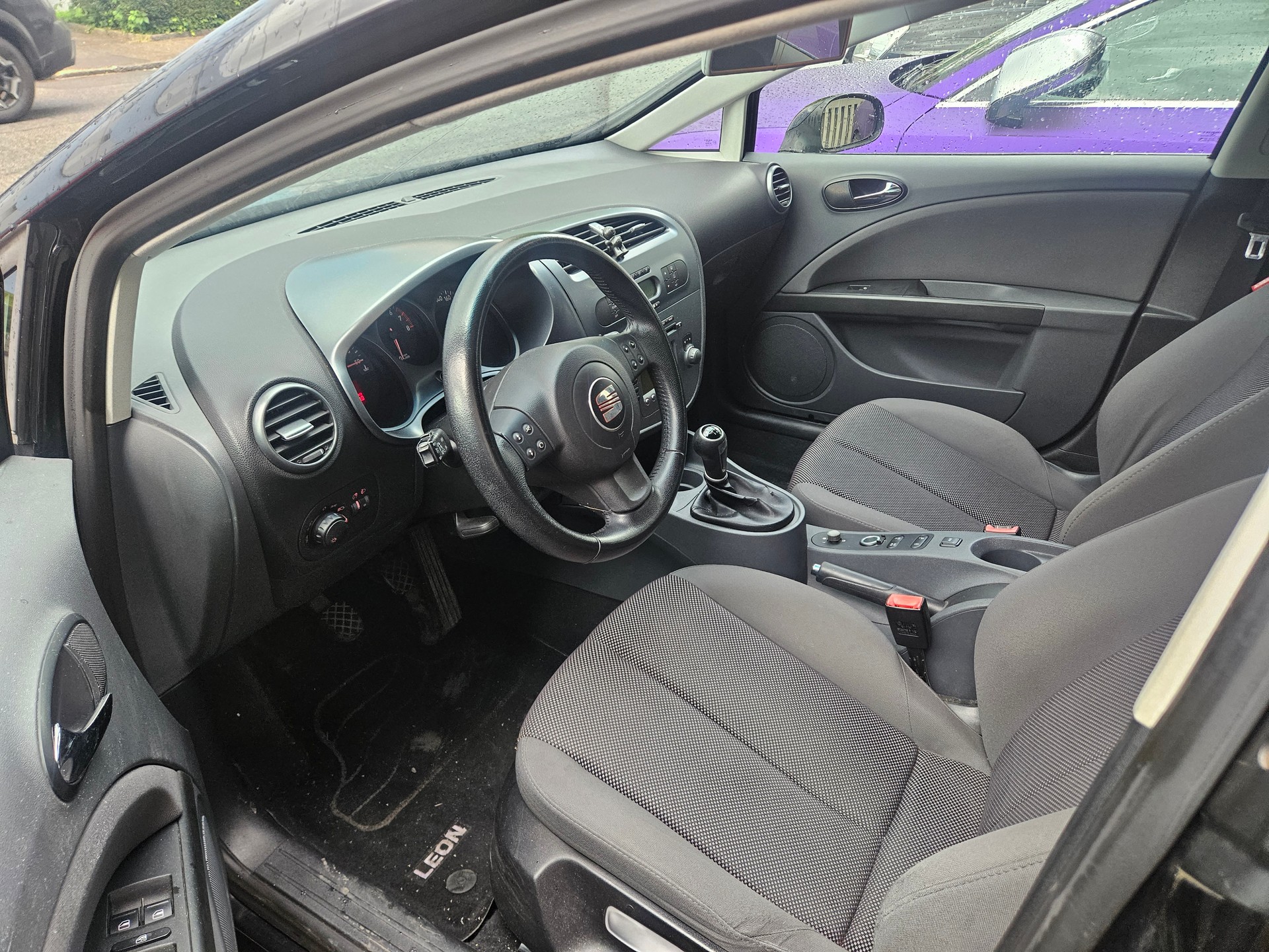 SEAT Leon 1.8 TSI Reference-image-7