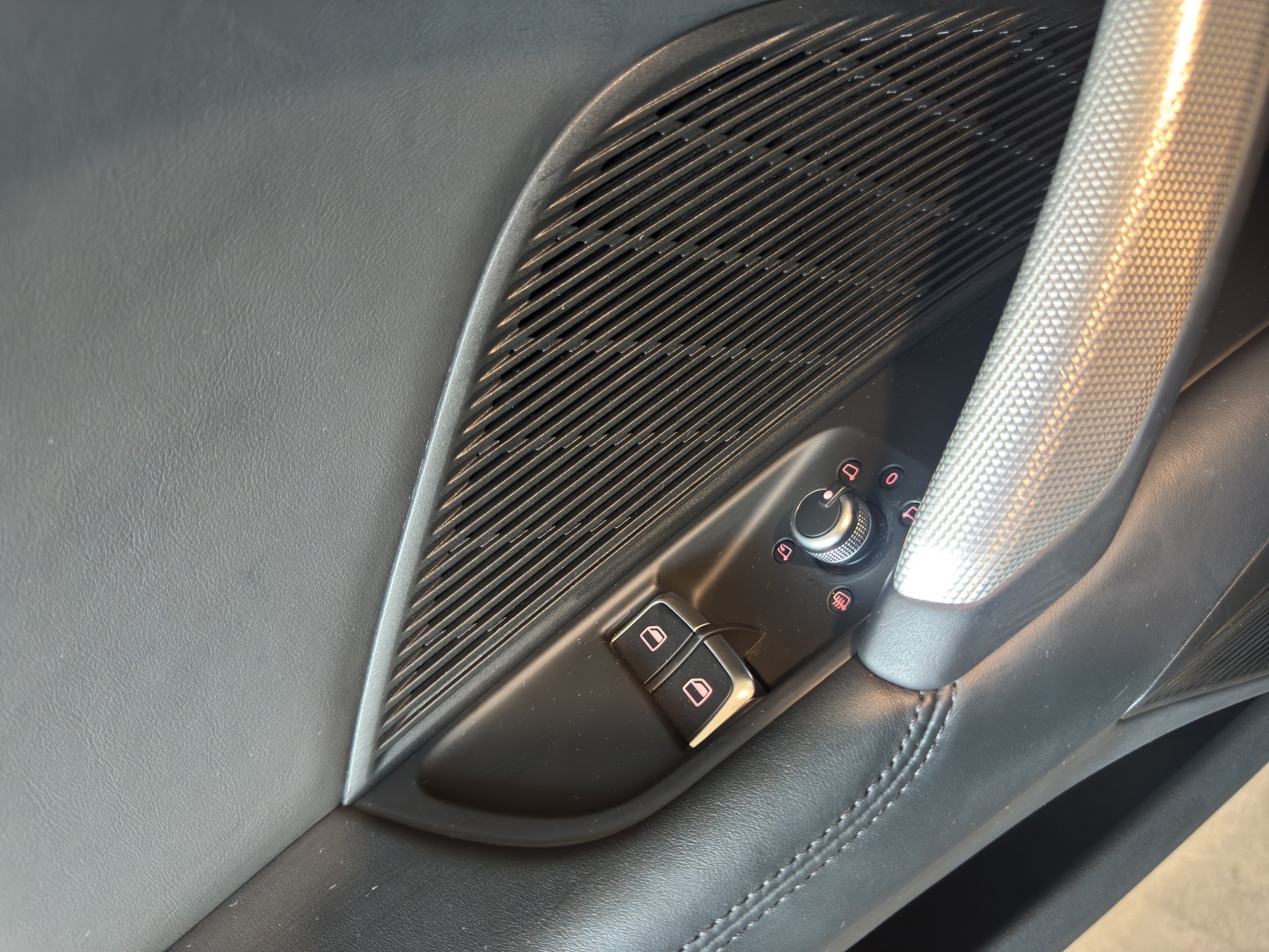 AUDI TT Coupé 2.0 TFSI quattro S-tronic-image-11