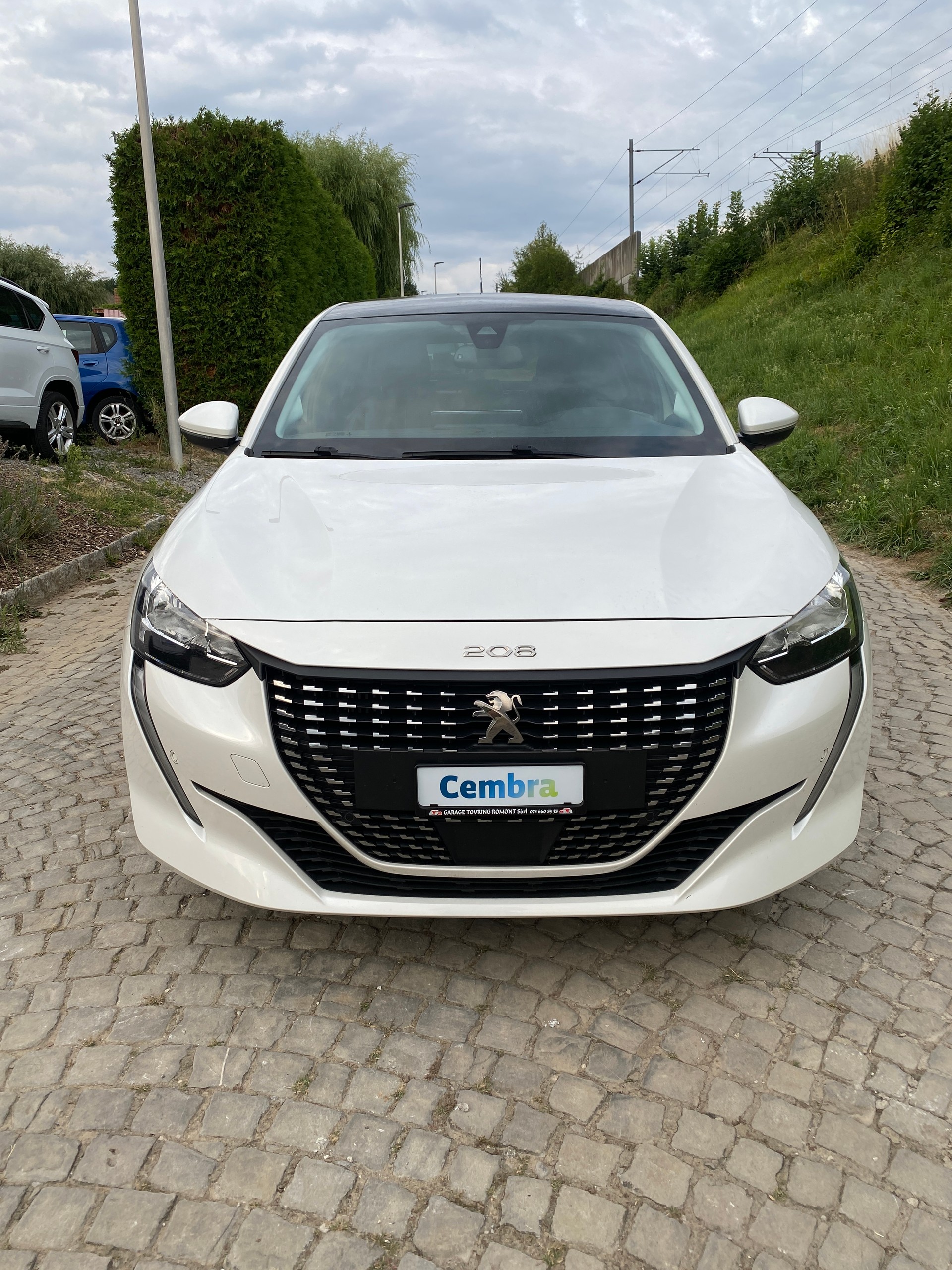 PEUGEOT 208 1.2 PureTech Allure EAT8