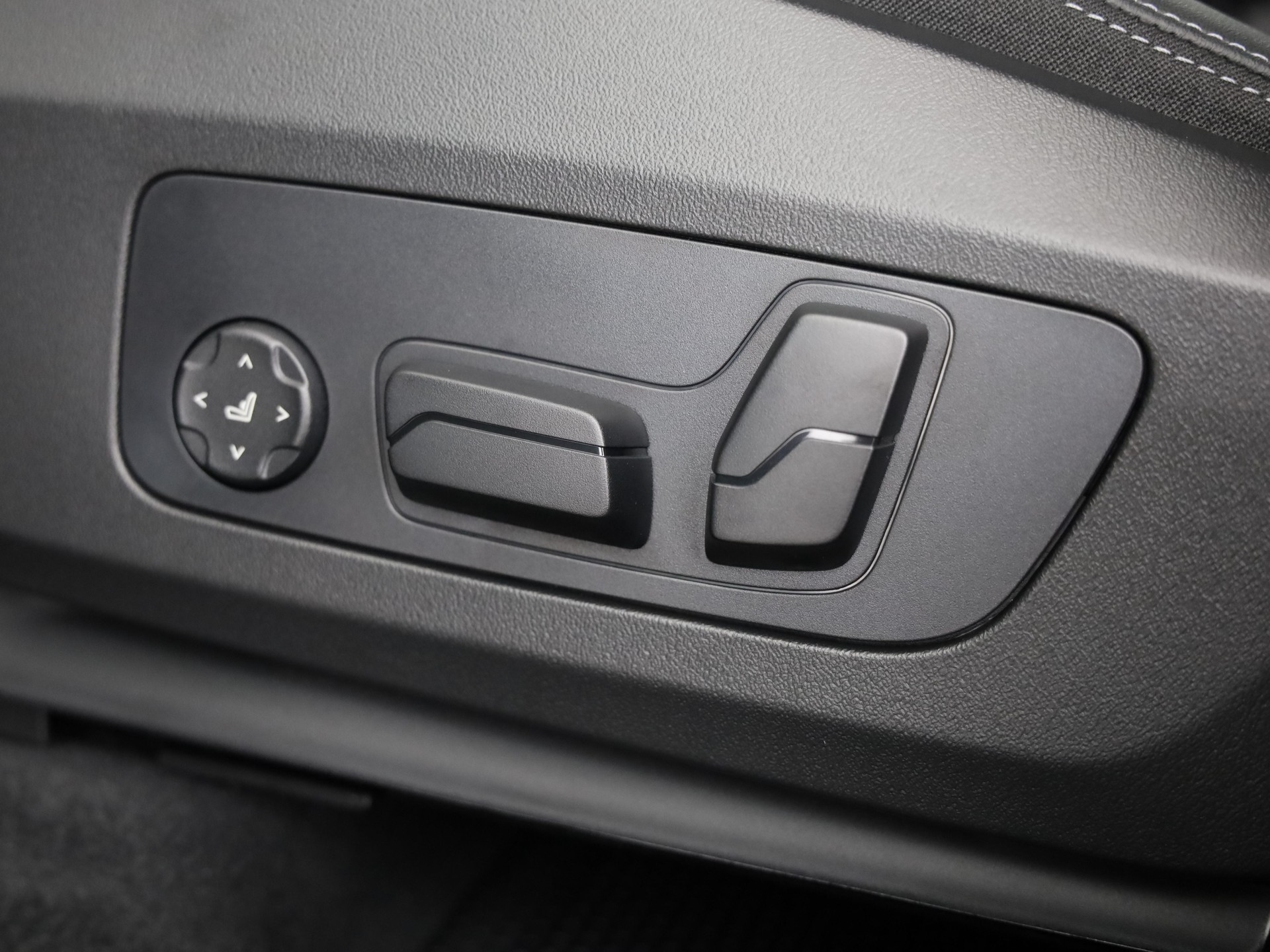BMW 223d xDrive Active Tourer-image-12
