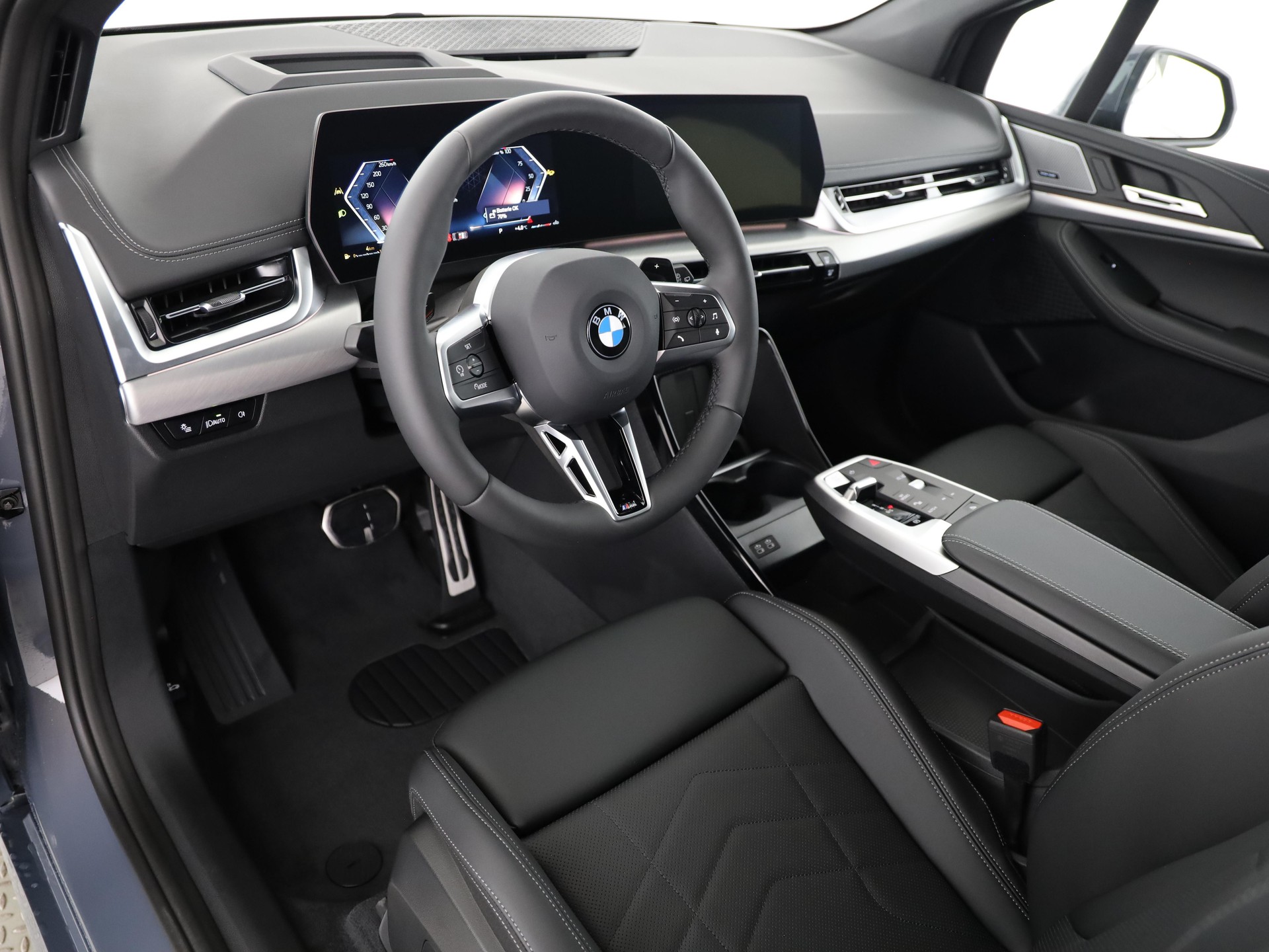 BMW 223d xDrive Active Tourer-image-13