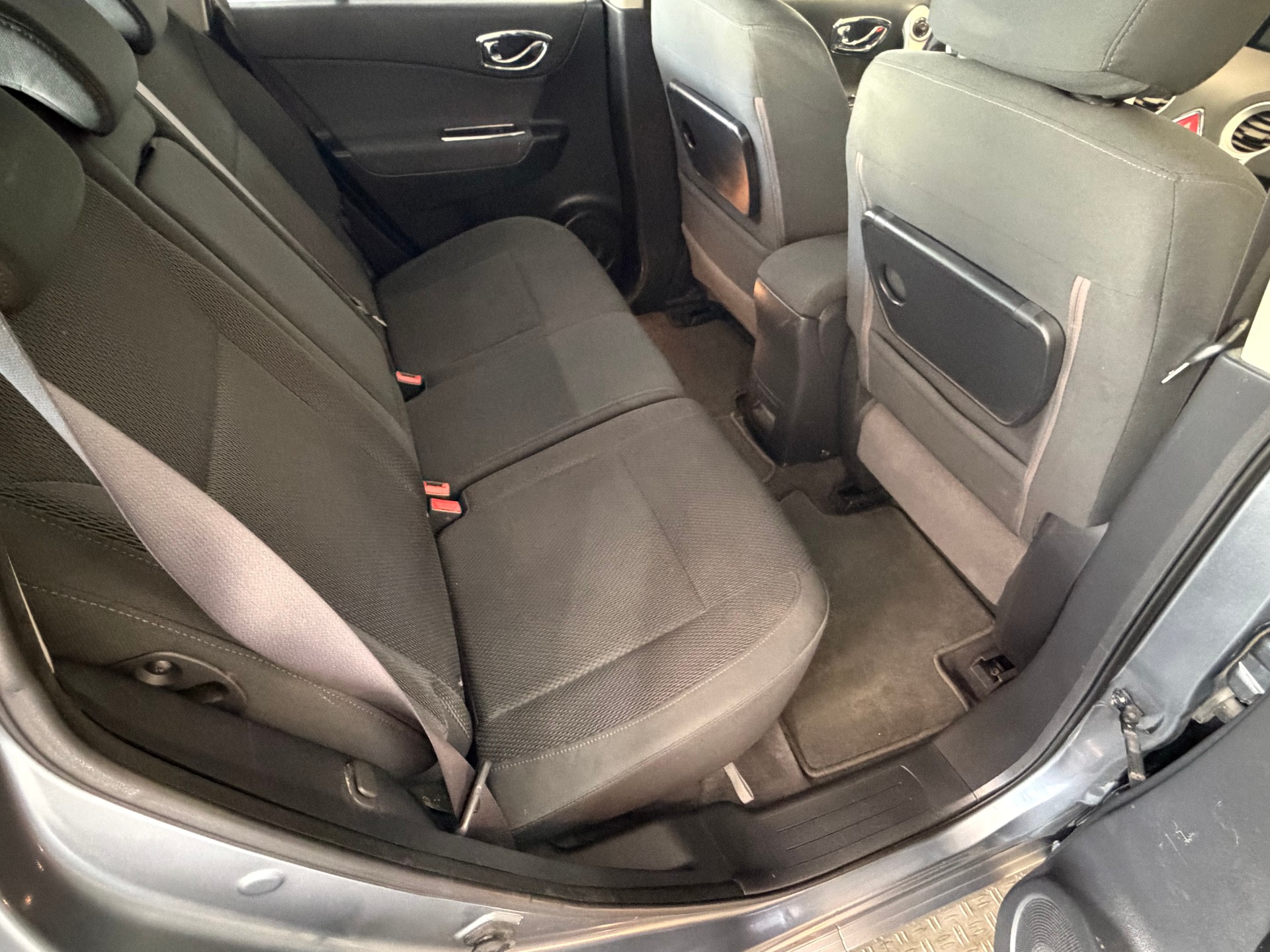 RENAULT Koleos 2.5 Dynamique 4x4-image-12
