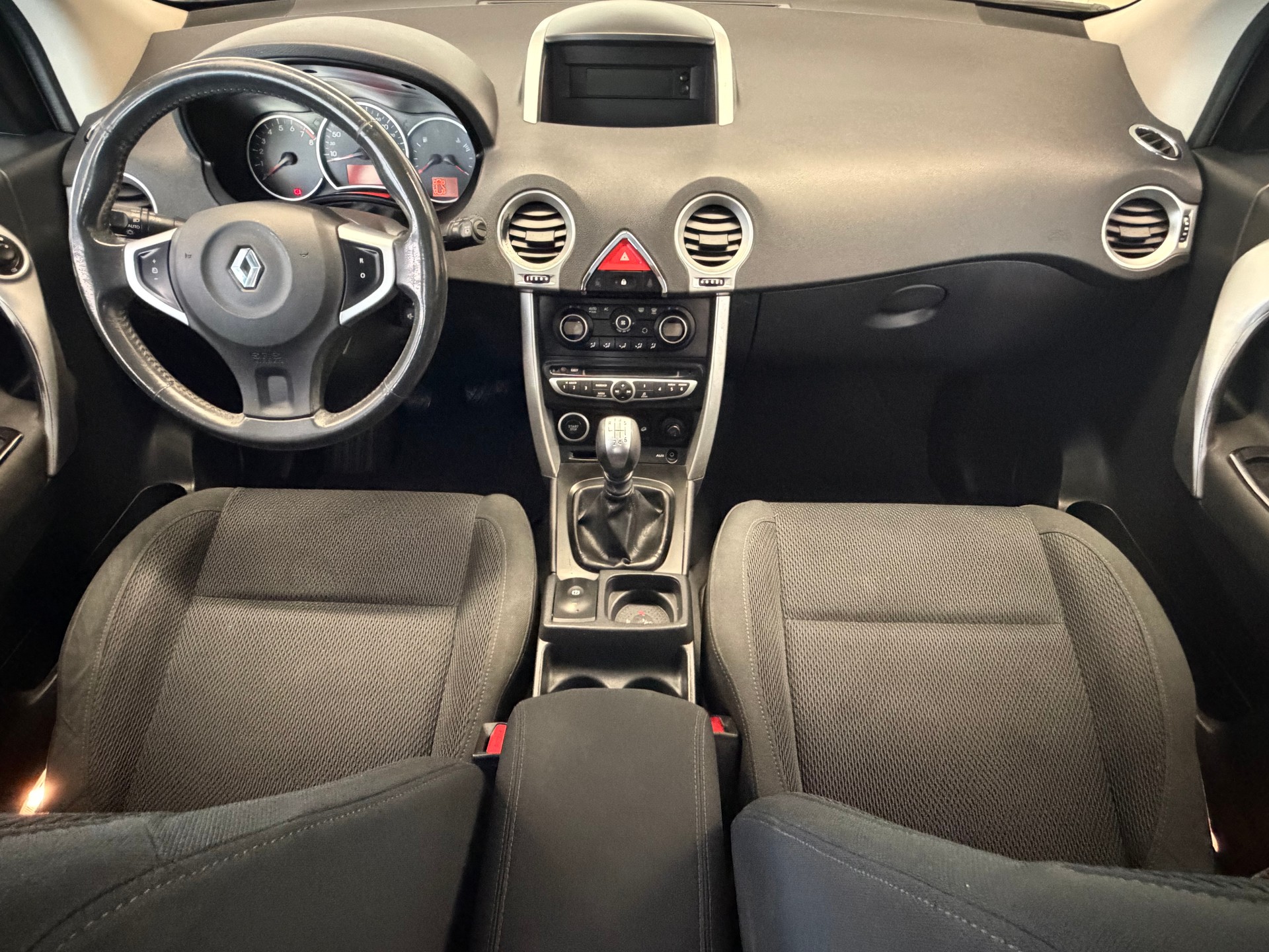 RENAULT Koleos 2.5 Dynamique 4x4-image-8