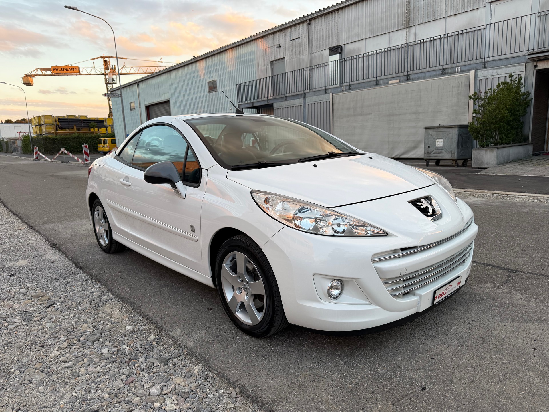 PEUGEOT 207 CC 1.6 16V Turbo Swiss Edition-showroom-element-3