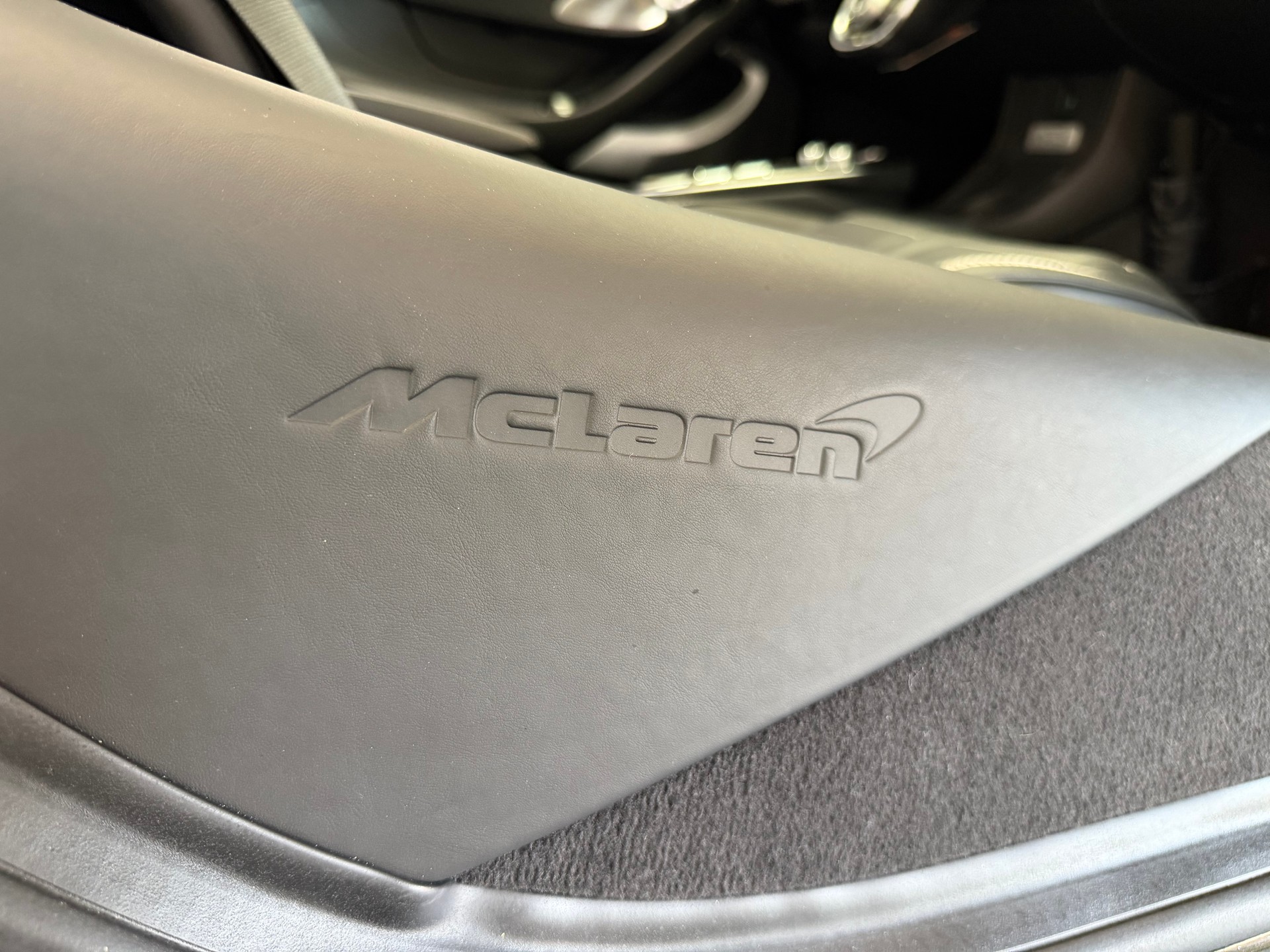 McLAREN GTS * Softclose * B&W * SportAGA * Lift * OnyxBlack * GratisServ. * Werksgarantie *-image-10