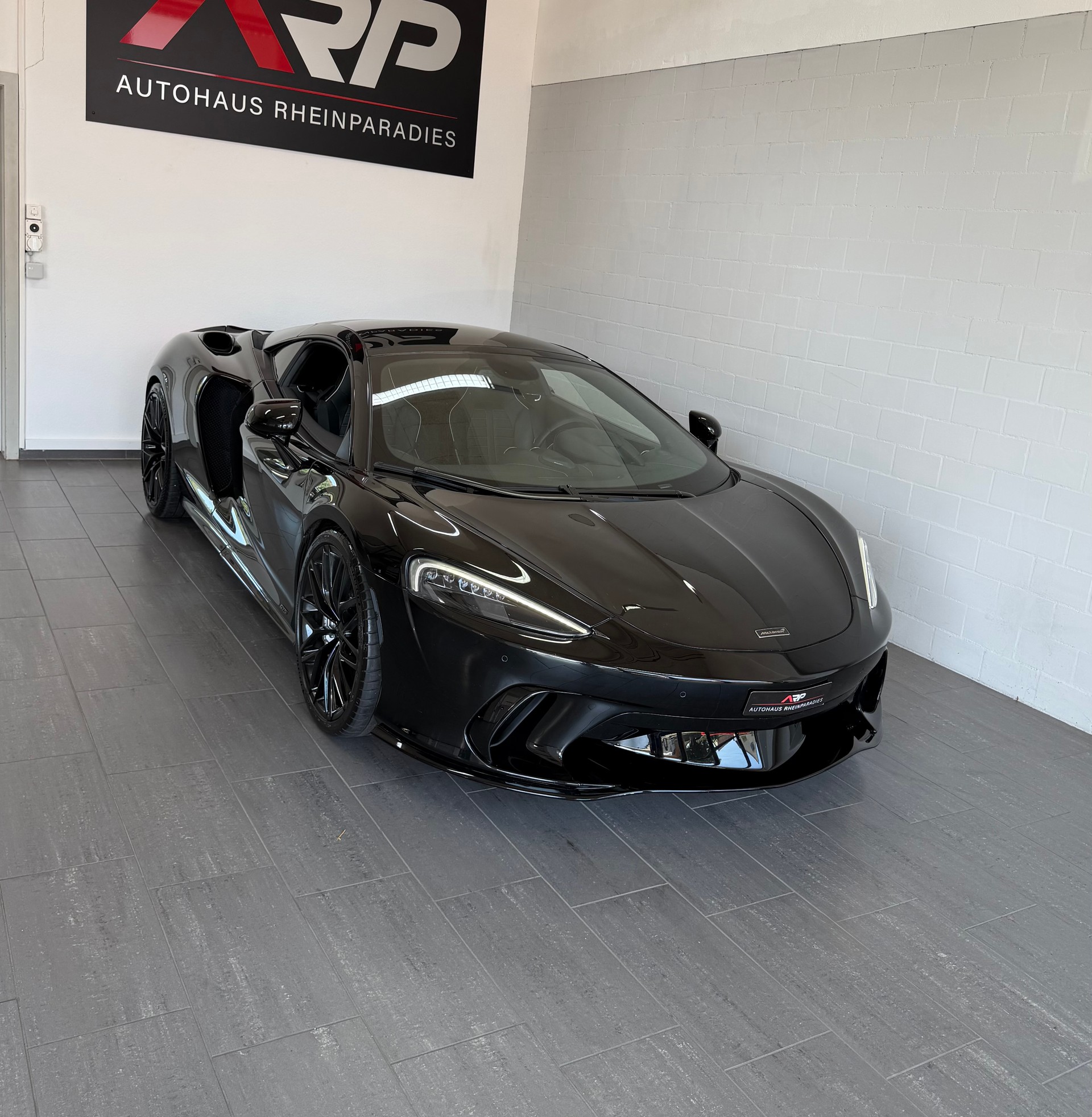 McLAREN GTS * Softclose * B&W * SportAGA * Lift * OnyxBlack * GratisServ. * Werksgarantie *