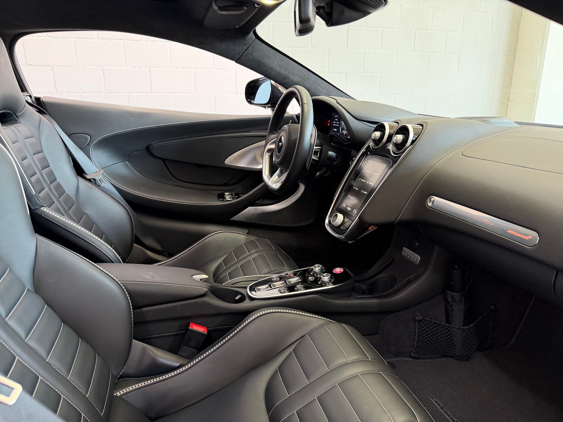 McLAREN GTS * Softclose * B&W * SportAGA * Lift * OnyxBlack * GratisServ. * Werksgarantie *-image-6