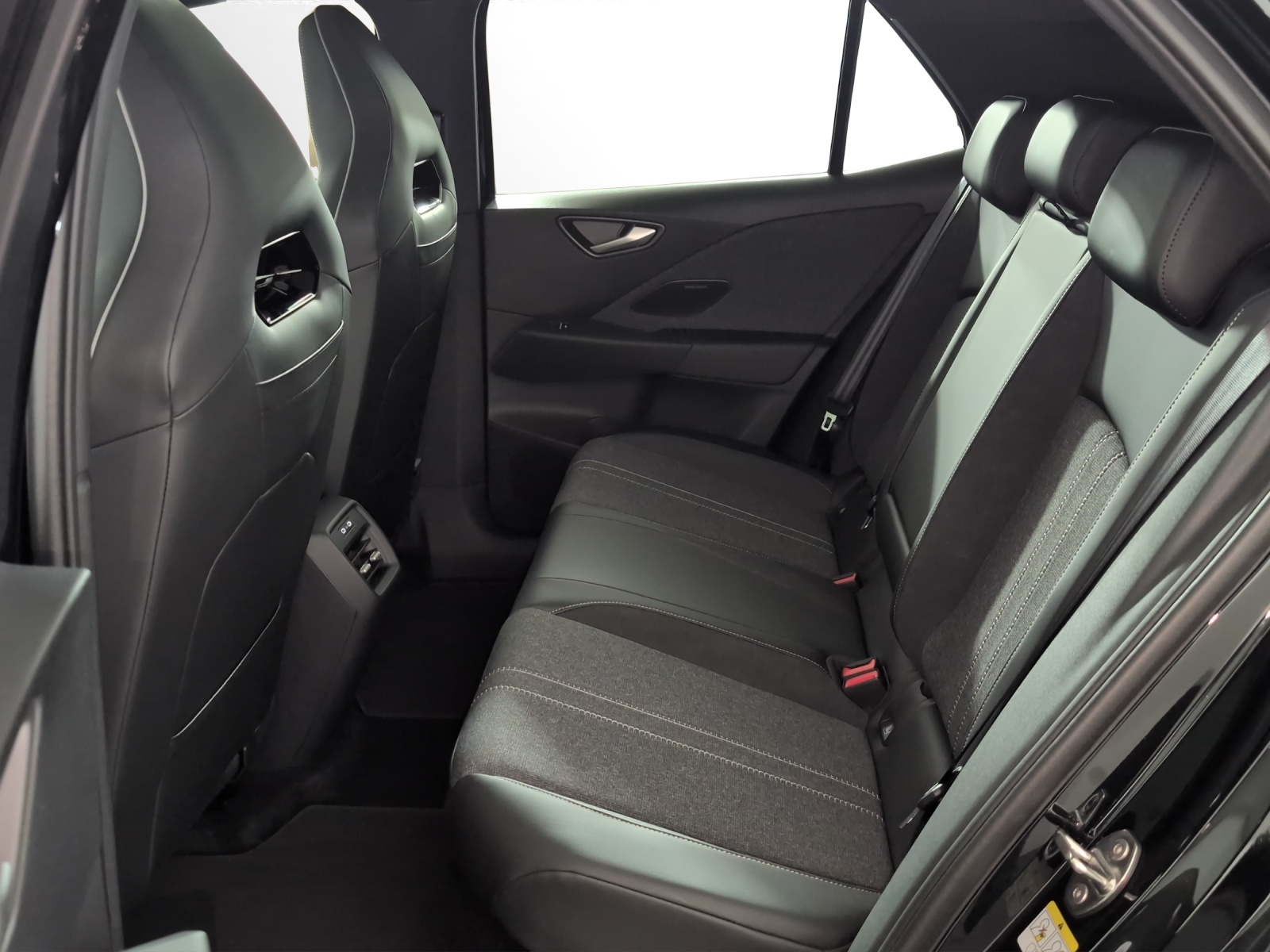 VW ID.3 Neo 79 kWh 231 PS Style-image-8