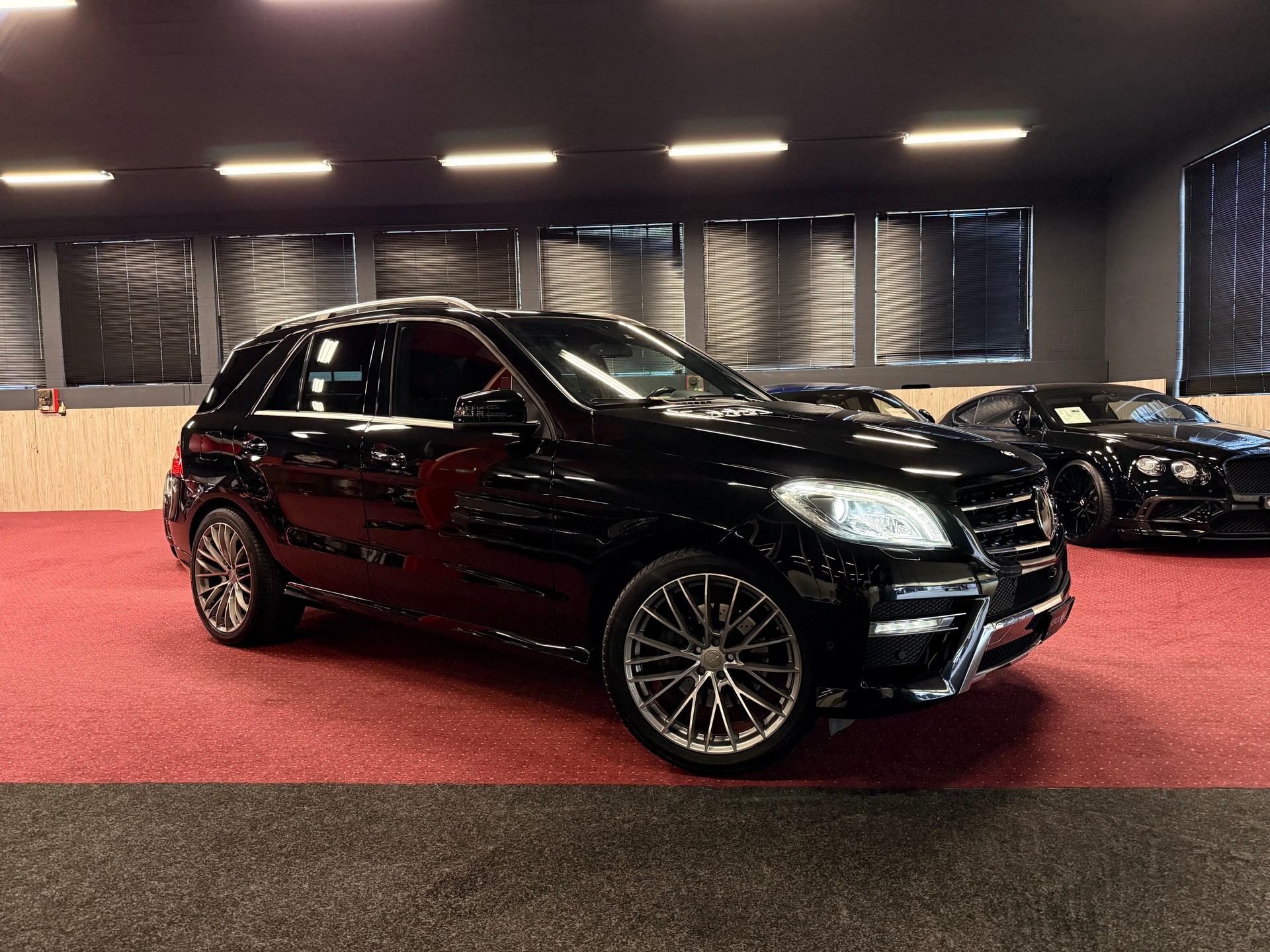 MERCEDES-BENZ ML 350 BlueTEC 4Matic / ** Frisch ab MFK & Service / AHK 3.500 KG **-showroom-element-2